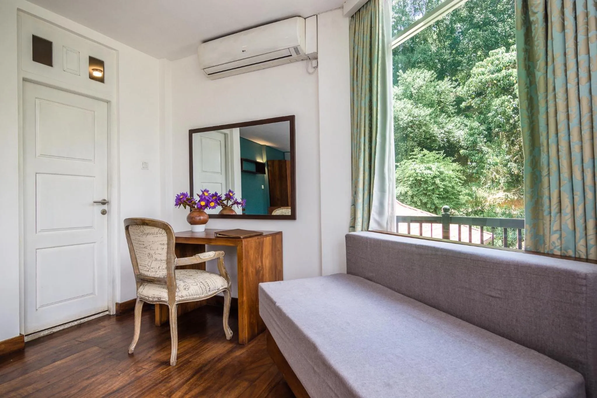 Seating area in Viyana Boutique Hotel