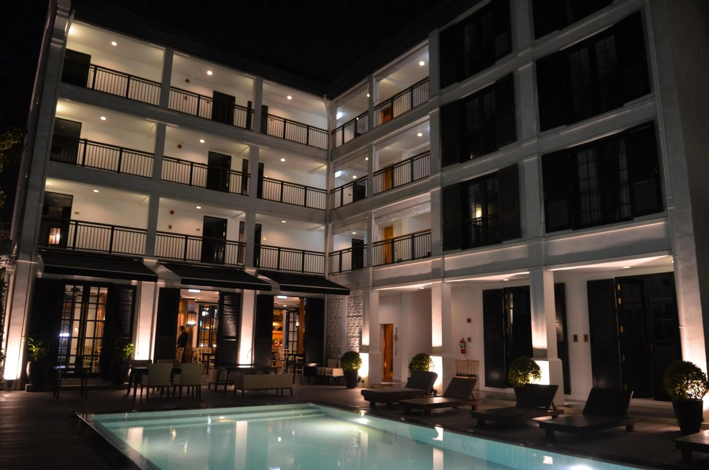 Swimming pool in Buri Siri Boutique Hotel