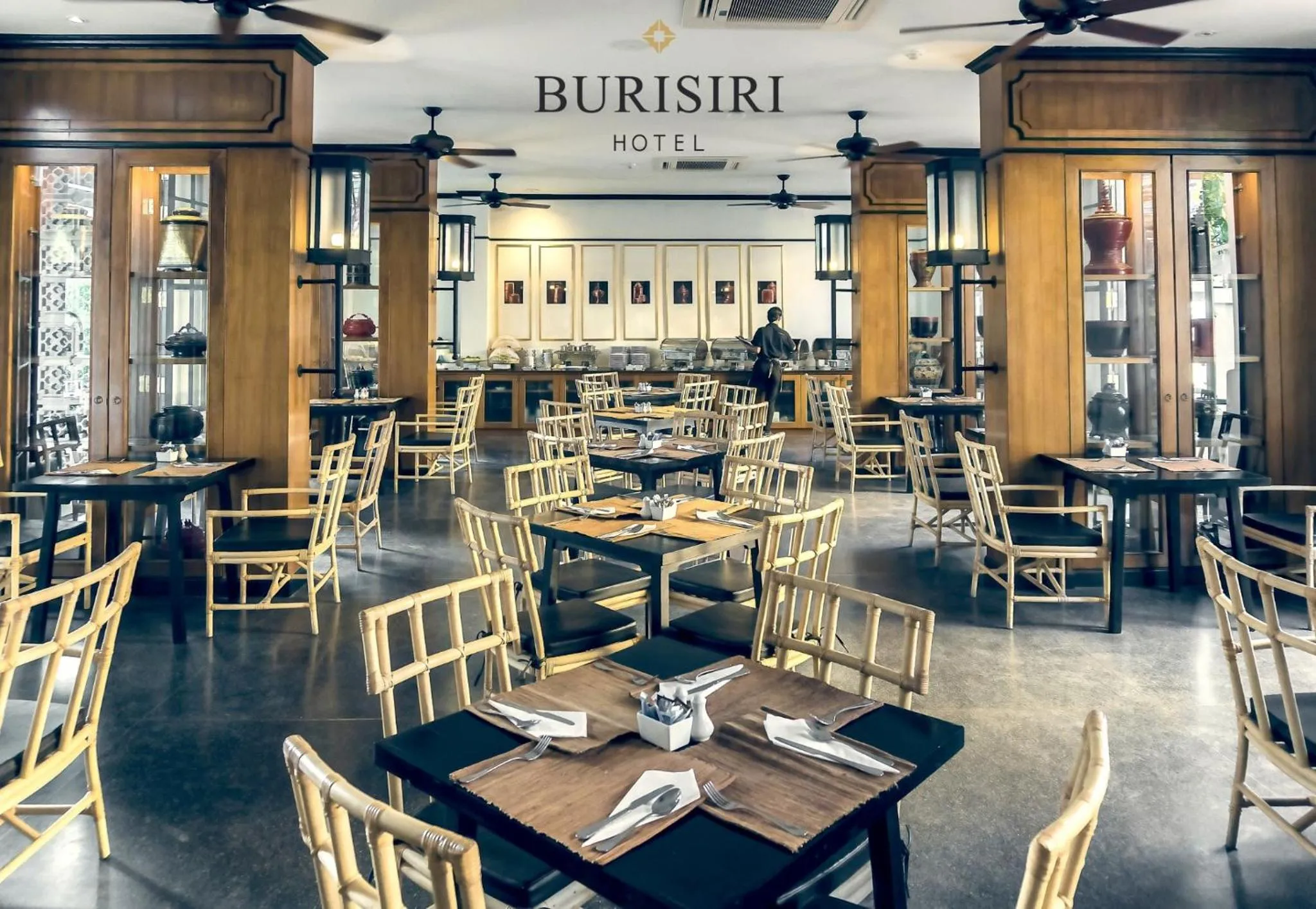 Restaurant/places to eat in Buri Siri Boutique Hotel