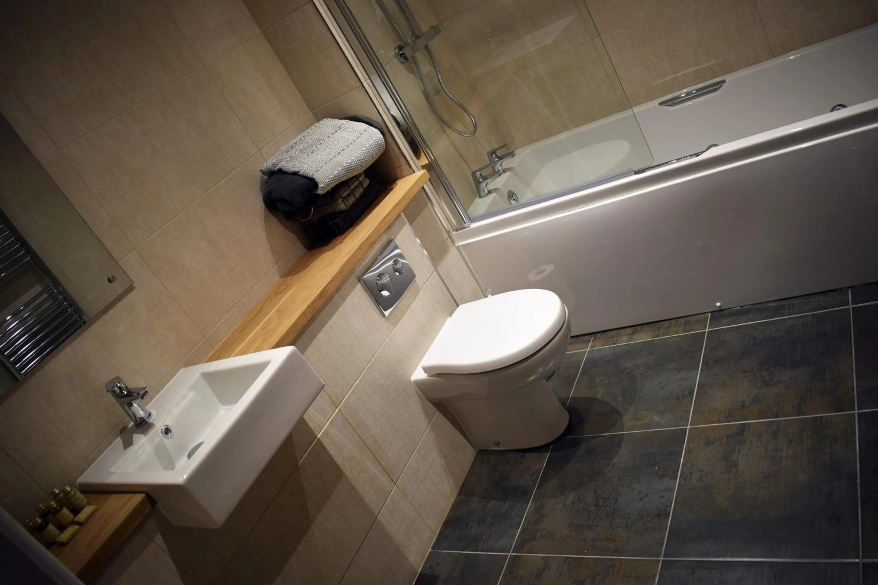 Bathroom in The Horse & Jockey