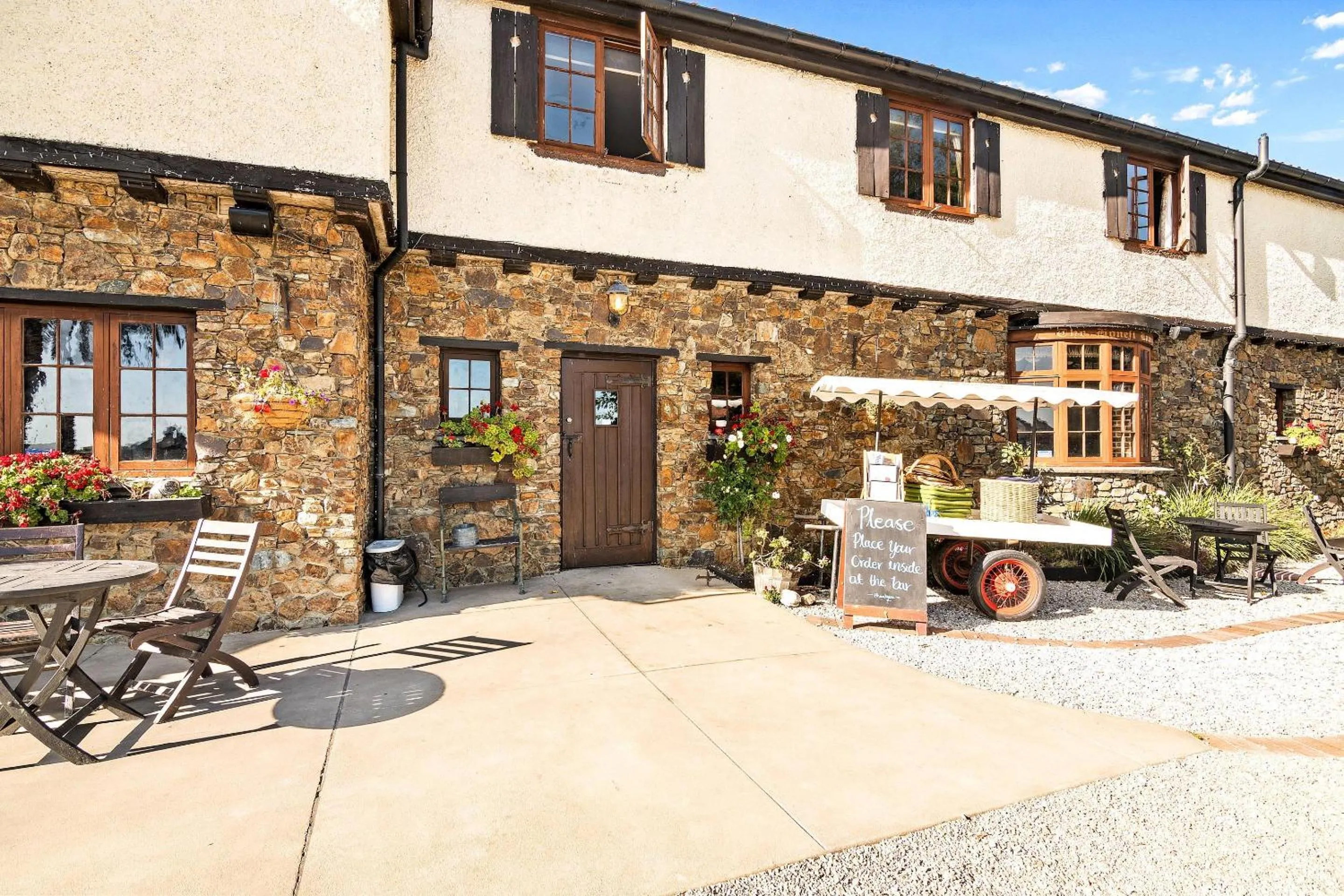 Restaurant/places to eat in The Honest Lawyer, an Ascend Collection Hotel