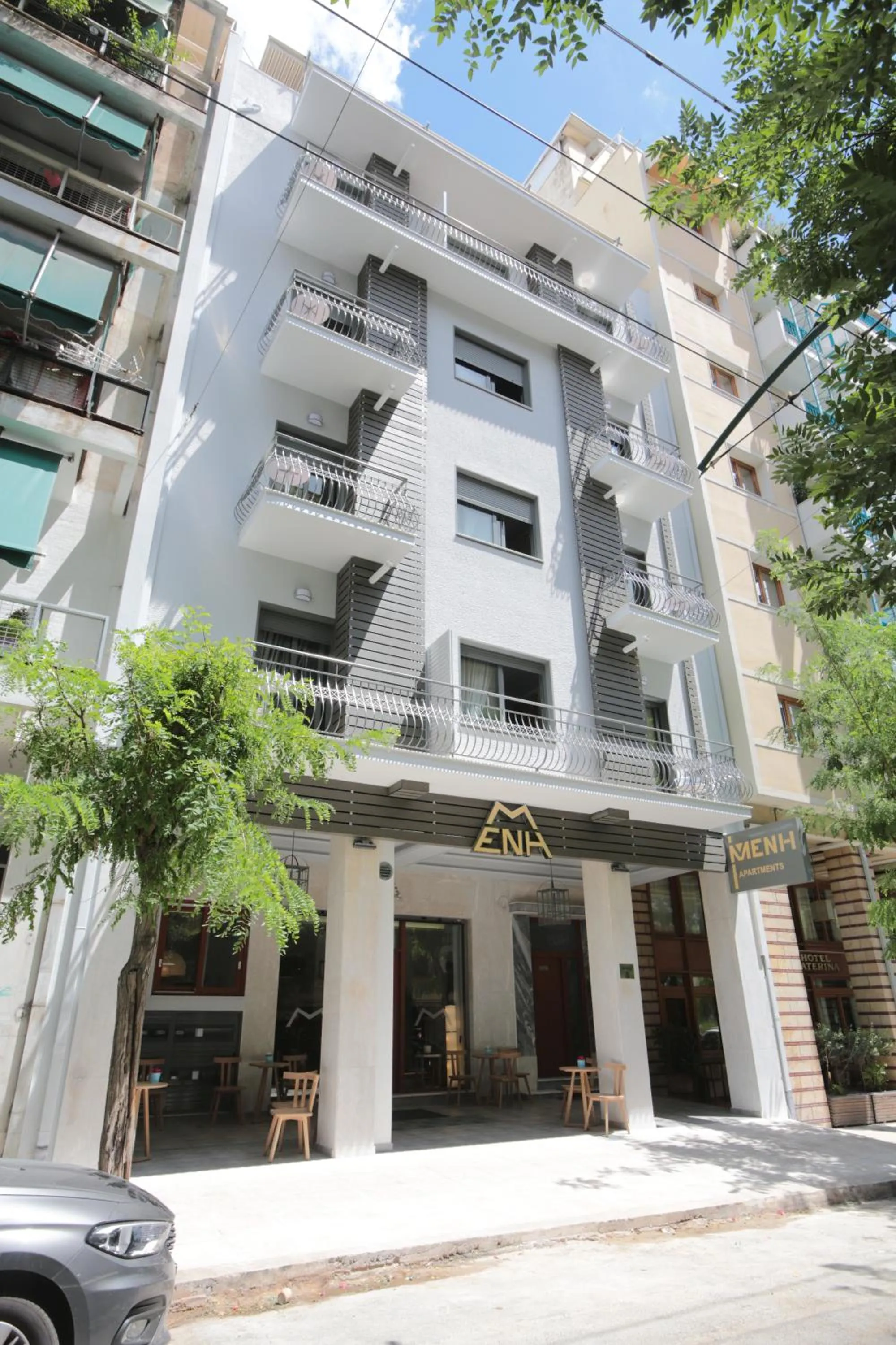 Facade/entrance in Meni Apartments