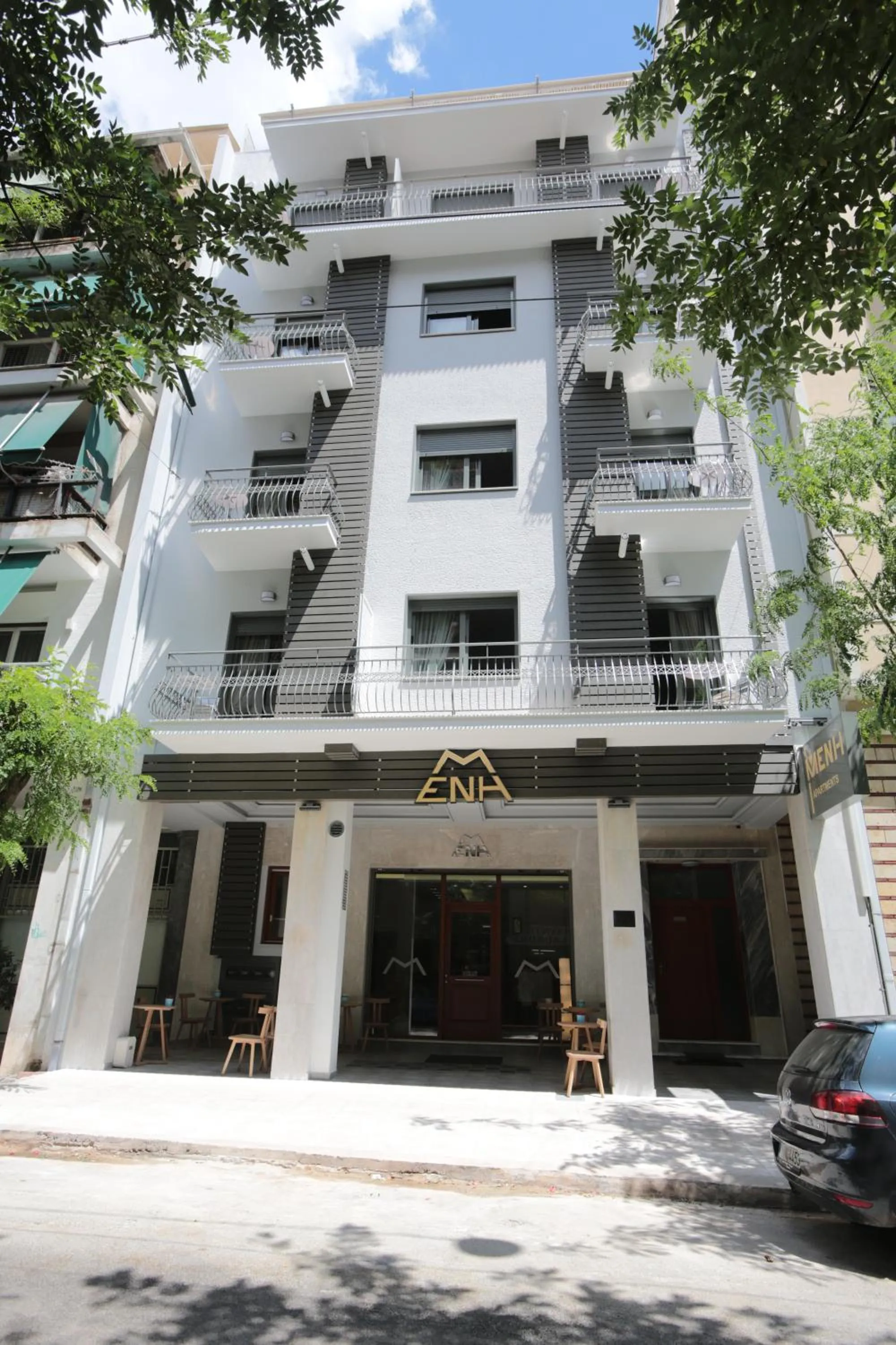 Facade/entrance in Meni Apartments