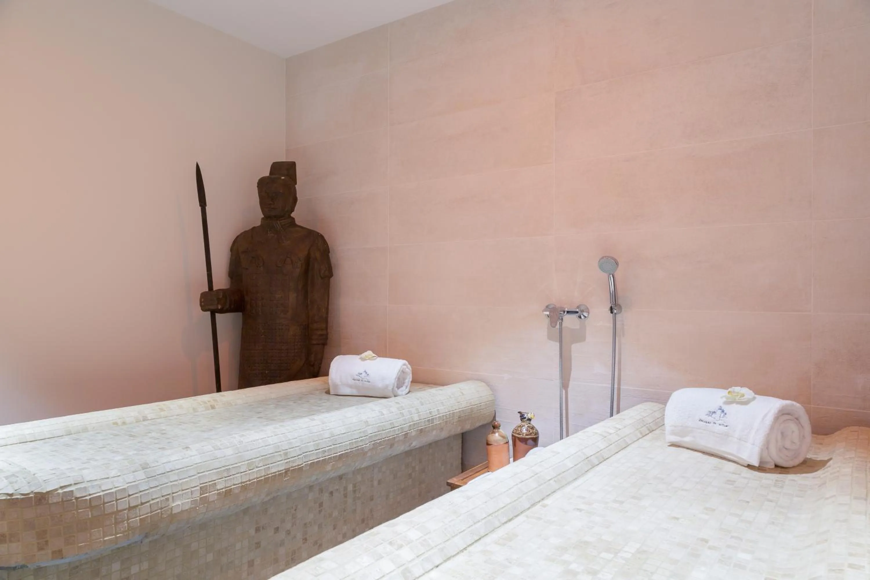 Spa and wellness centre/facilities, Bed in The Originals le Château de Dissay Poitiers
