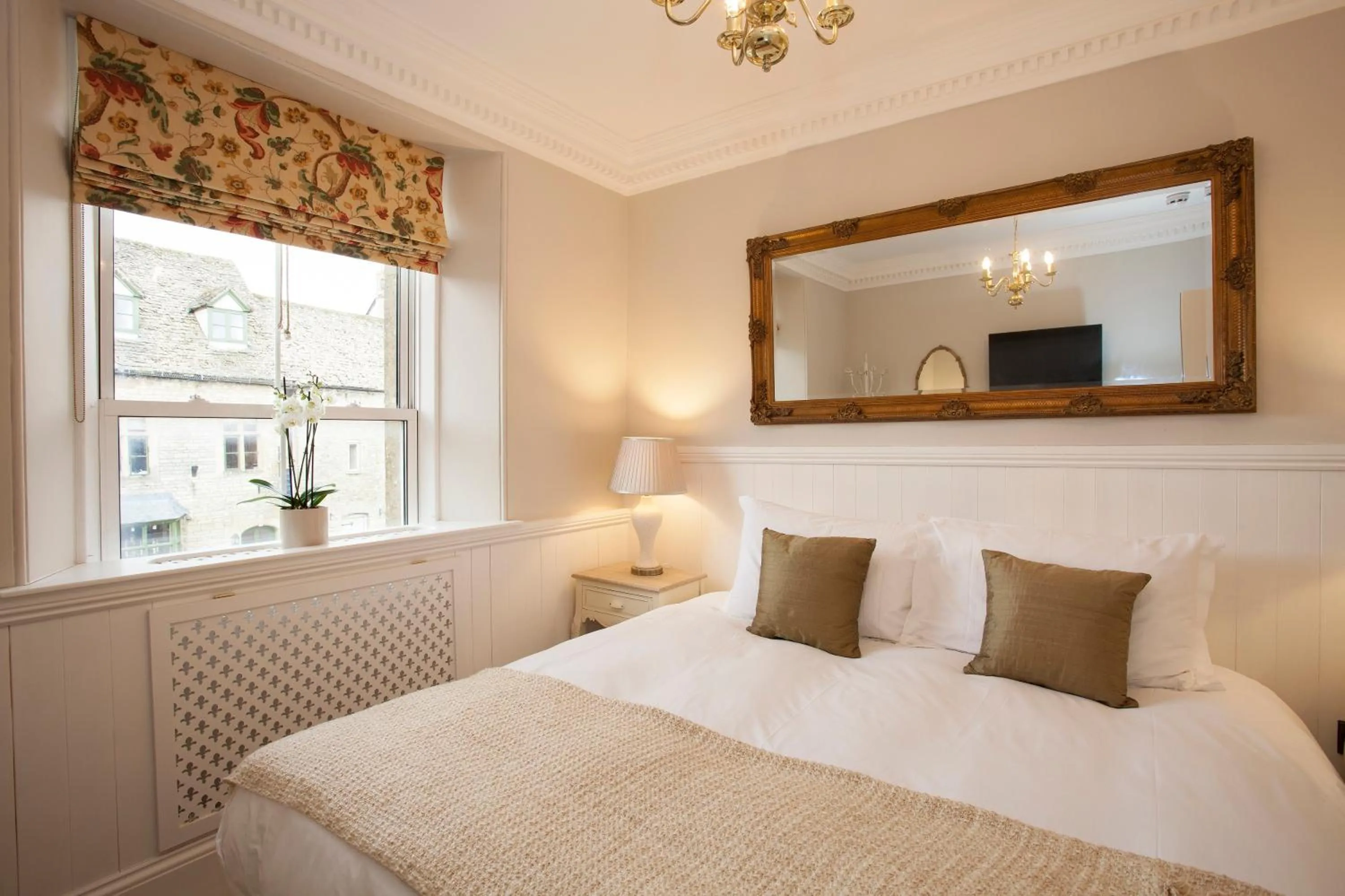 Bed in Victoria House