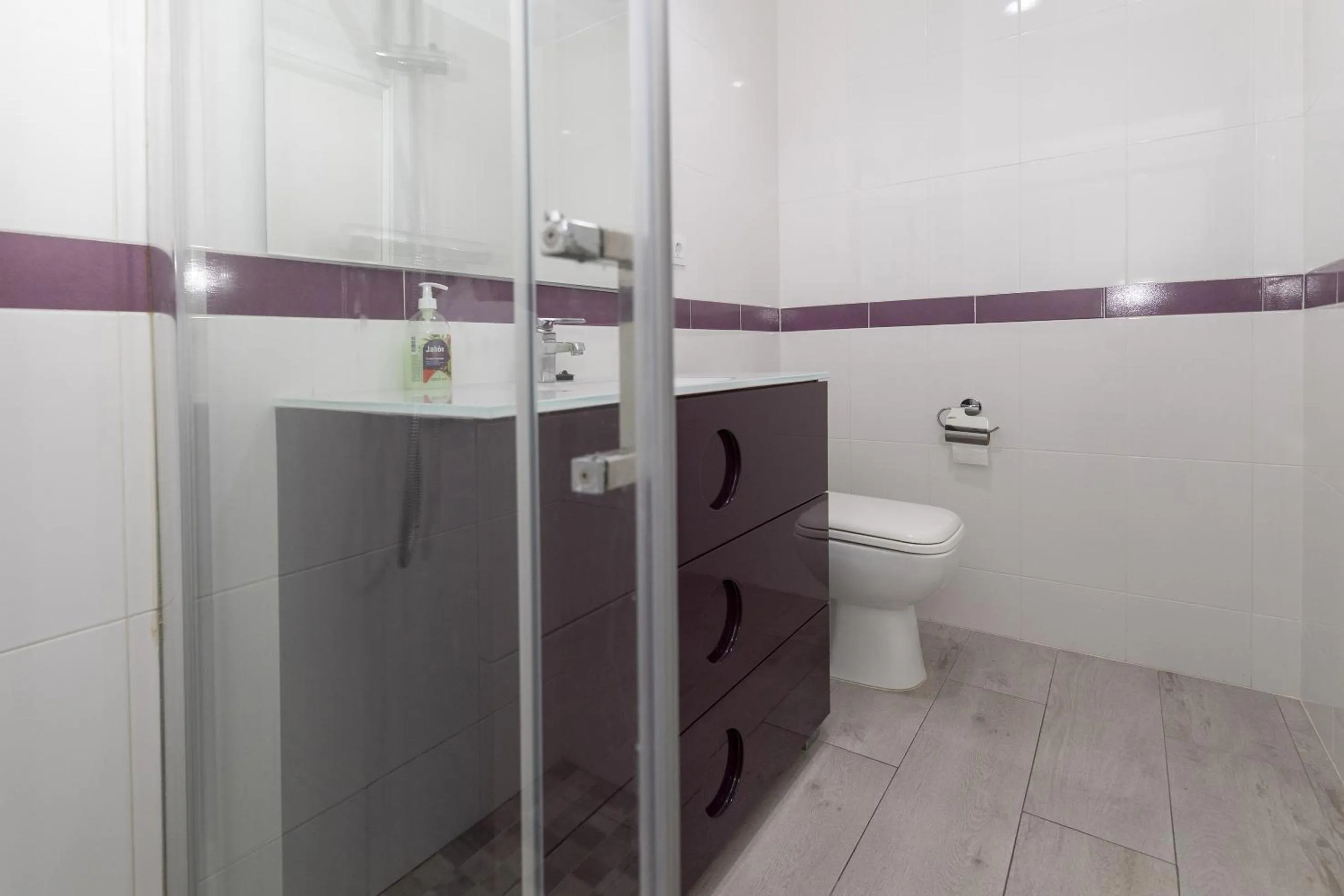 Shower in Trompeta Azul