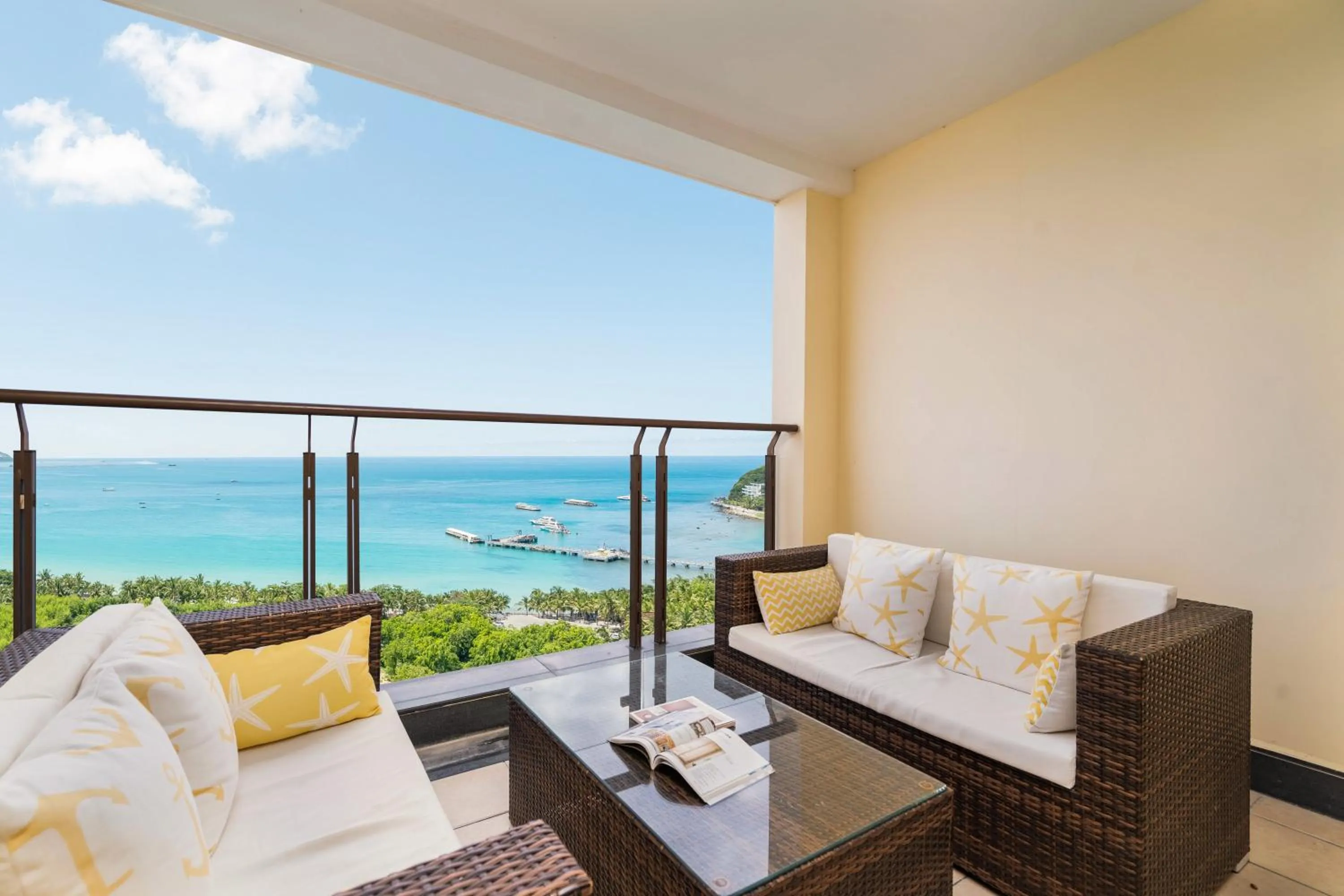Balcony/Terrace in Sanya Yikehai View Apartments