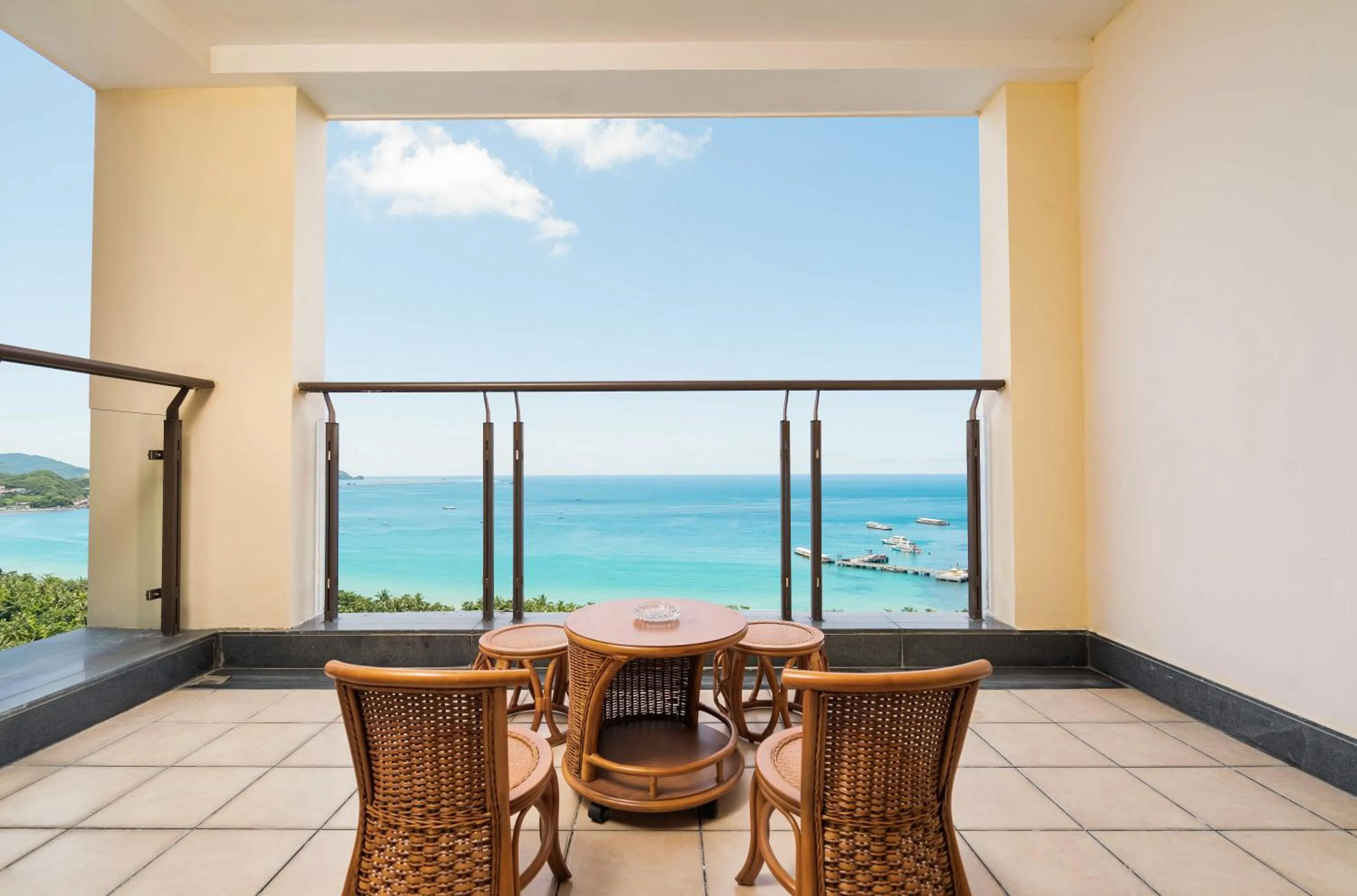 Balcony/Terrace in Sanya Yikehai View Apartments