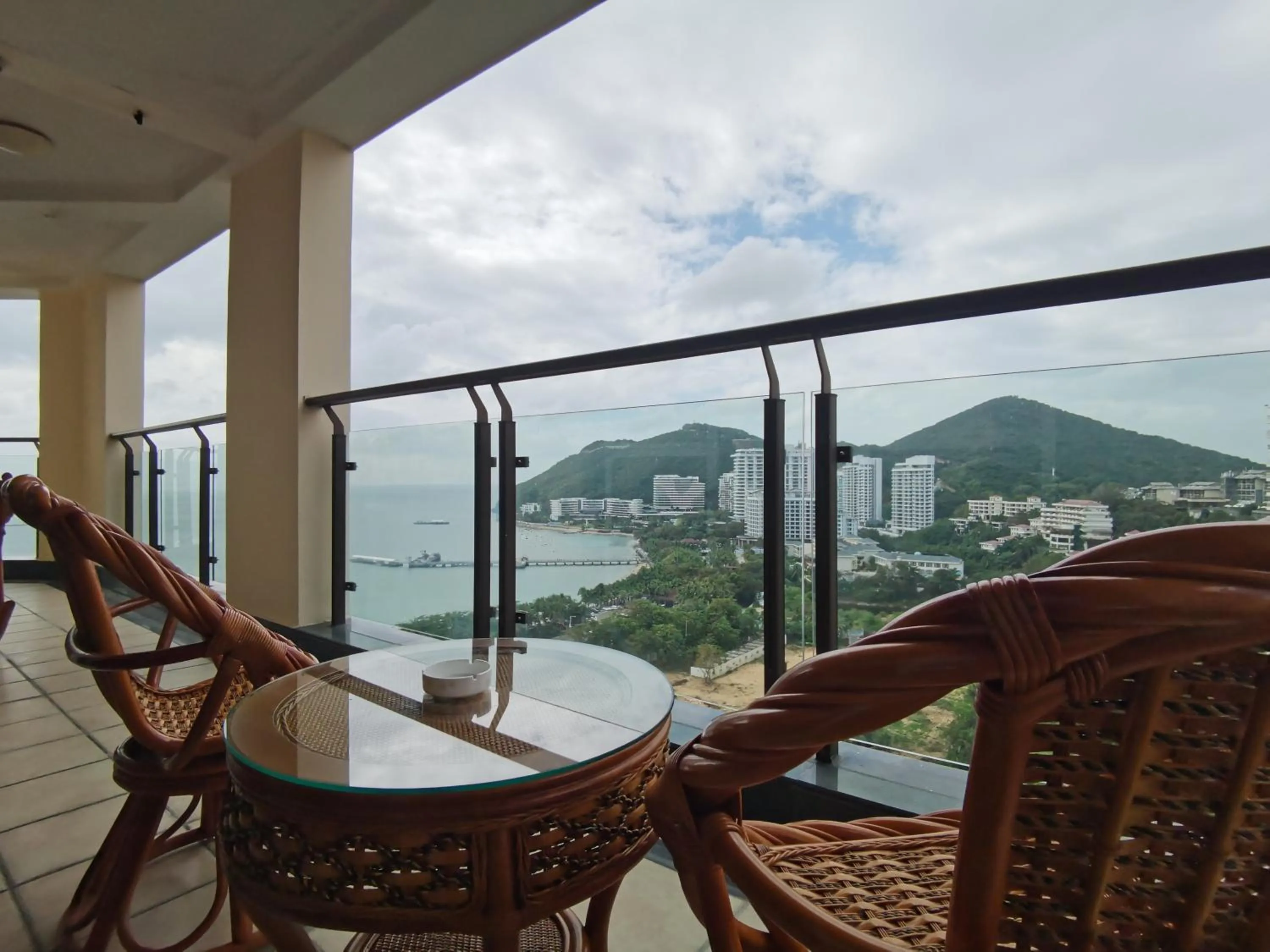 Balcony/Terrace in Sanya Yikehai View Apartments