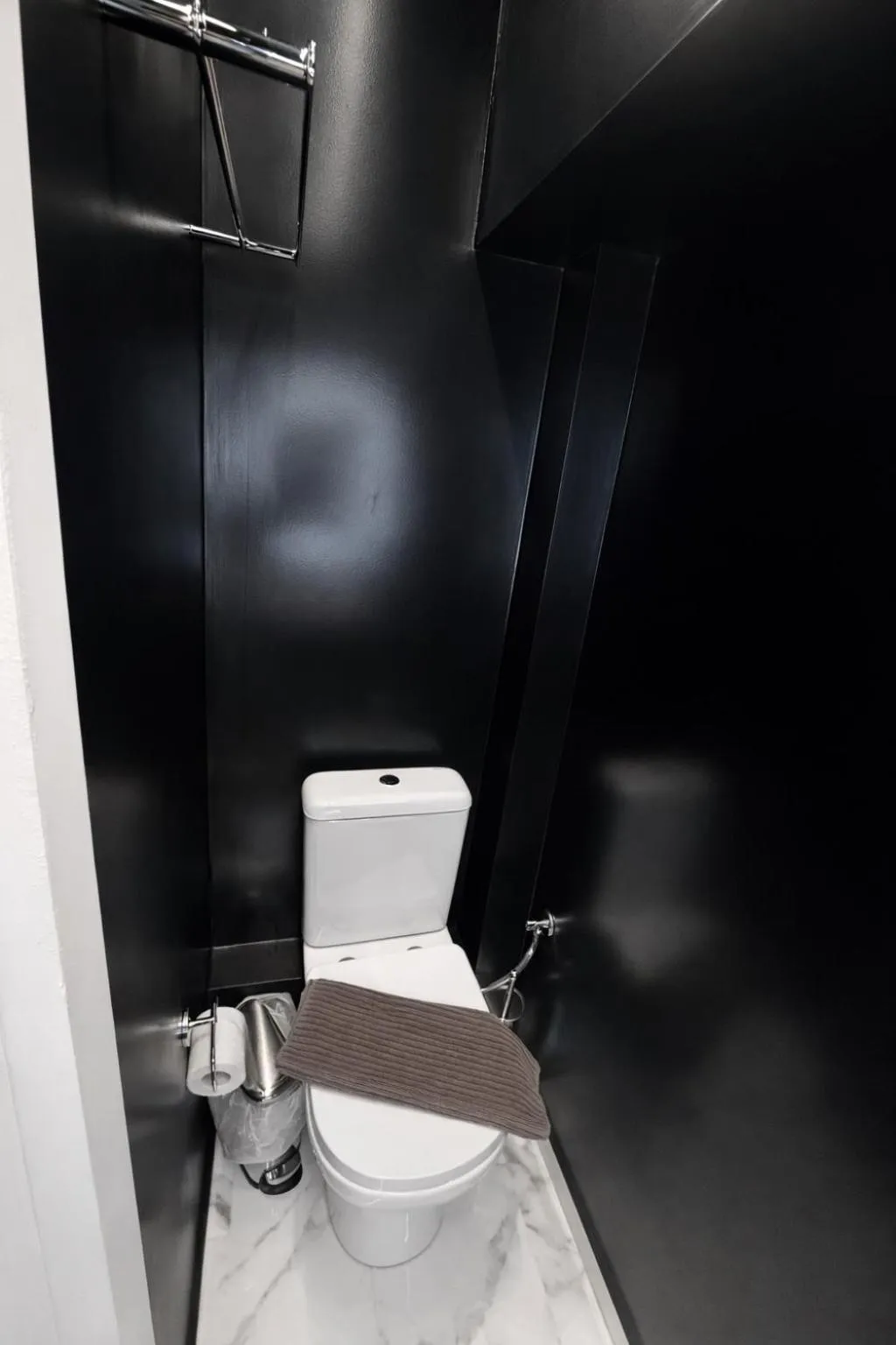 Toilet in Elite Ermou Suites