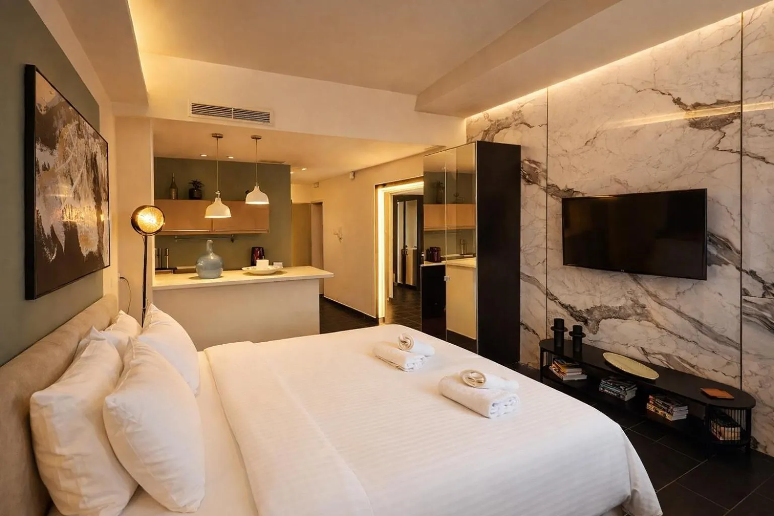 Bed in Elite Ermou Suites