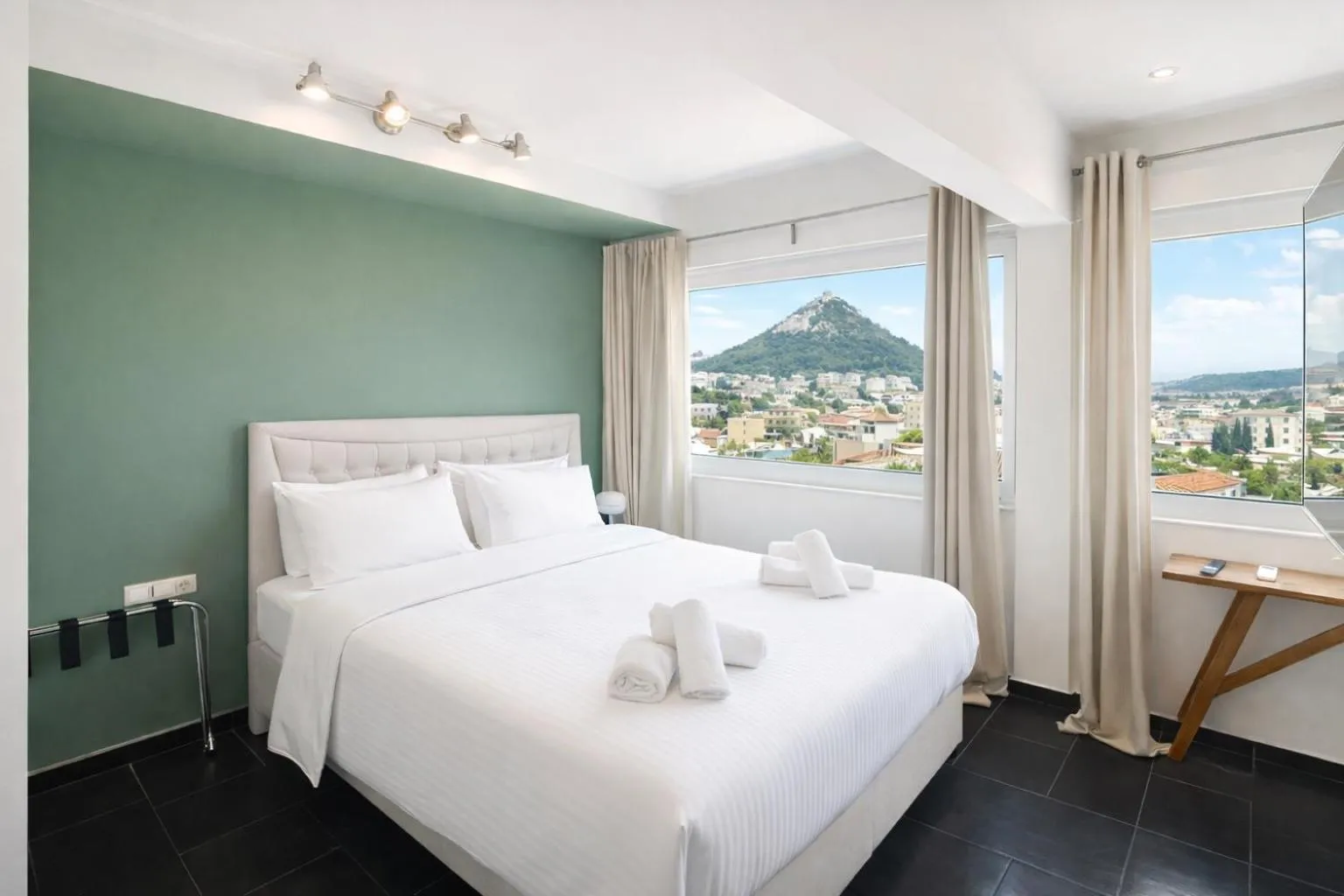 Bed in Elite Ermou Suites