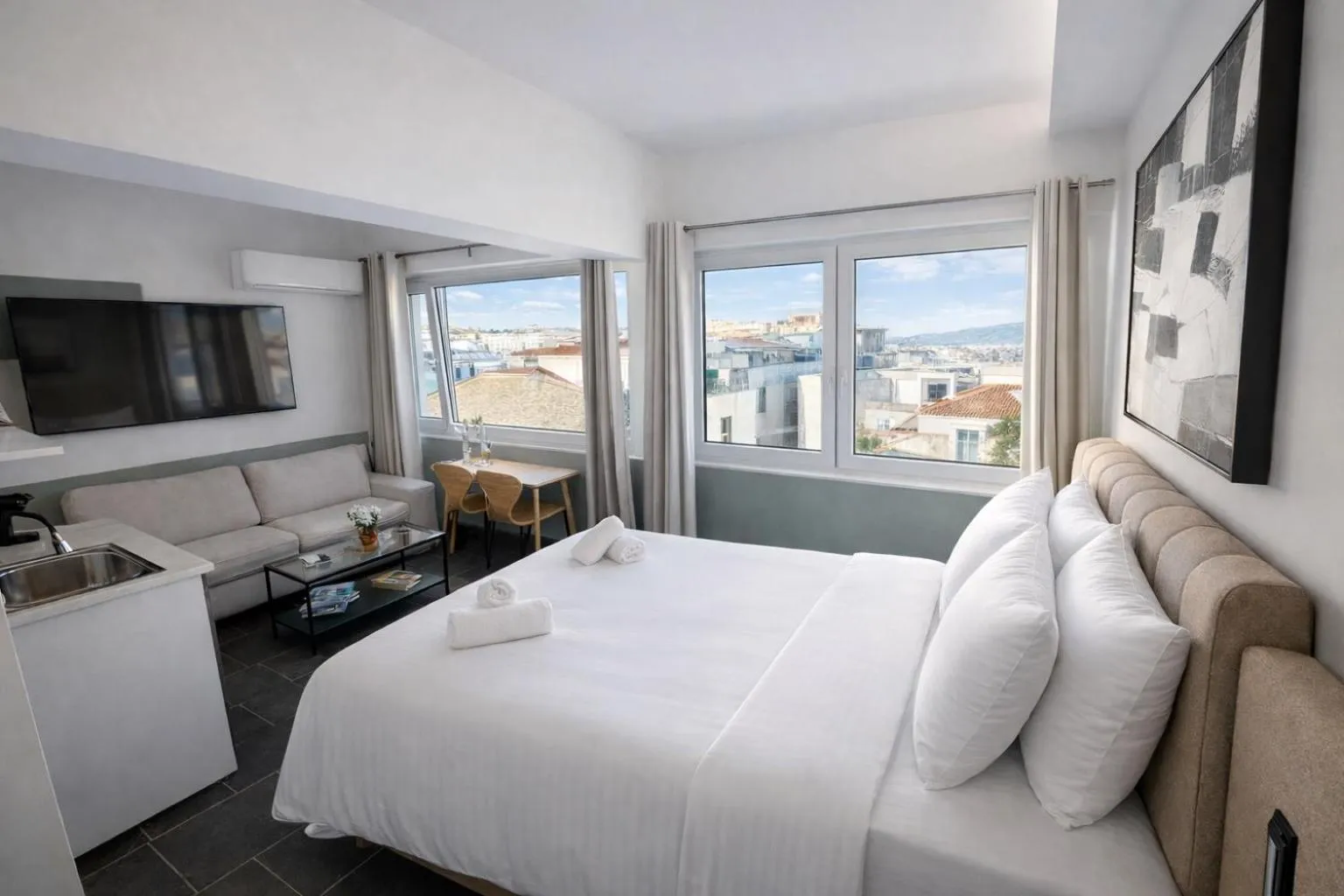 Bed in Elite Ermou Suites