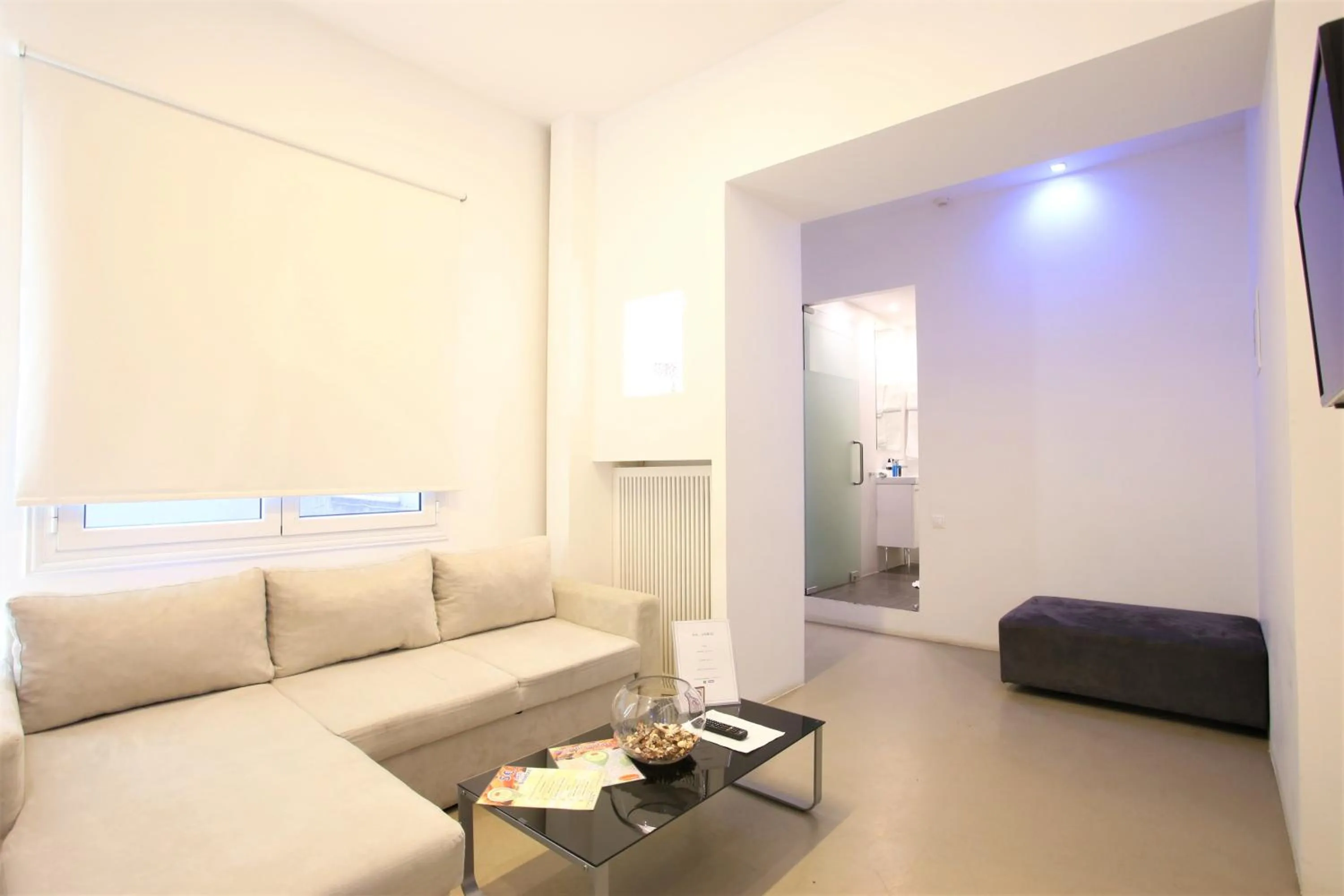 Living room in GK Athens by GK Properties