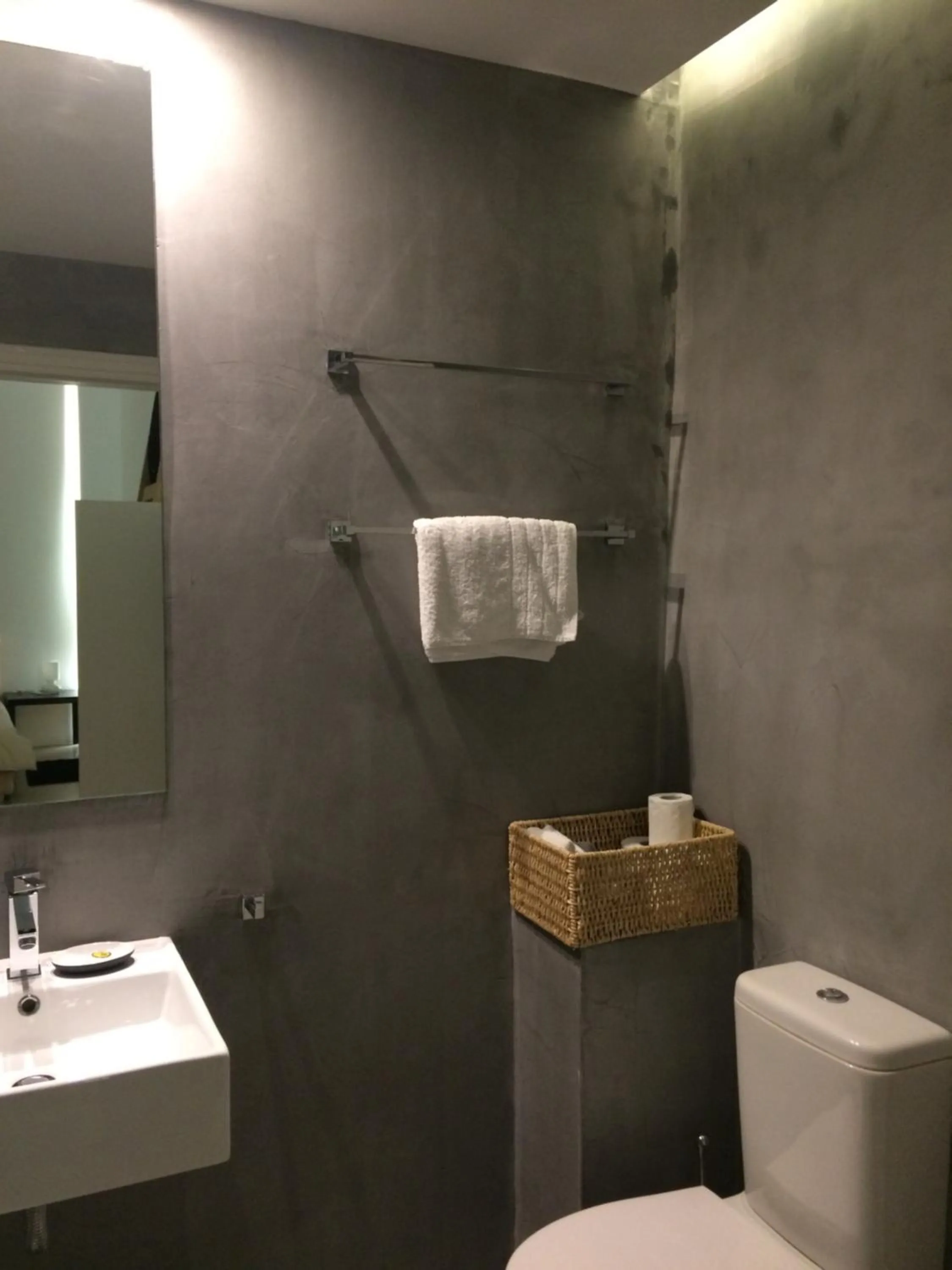 Bathroom in GK Athens by GK Properties