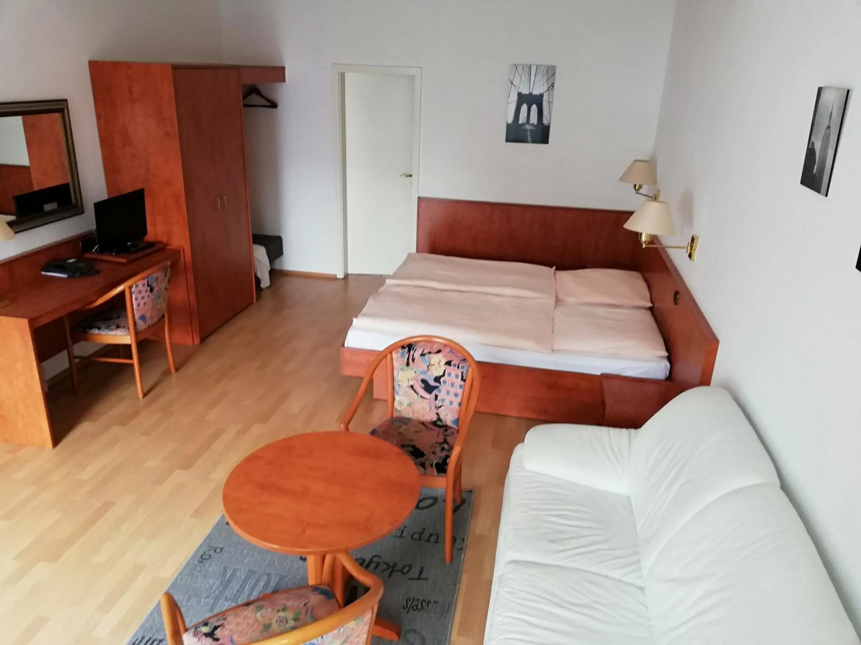 Large Double Room in Hotel Dorfschänke Large Double Room in Hotel Dorfschänke