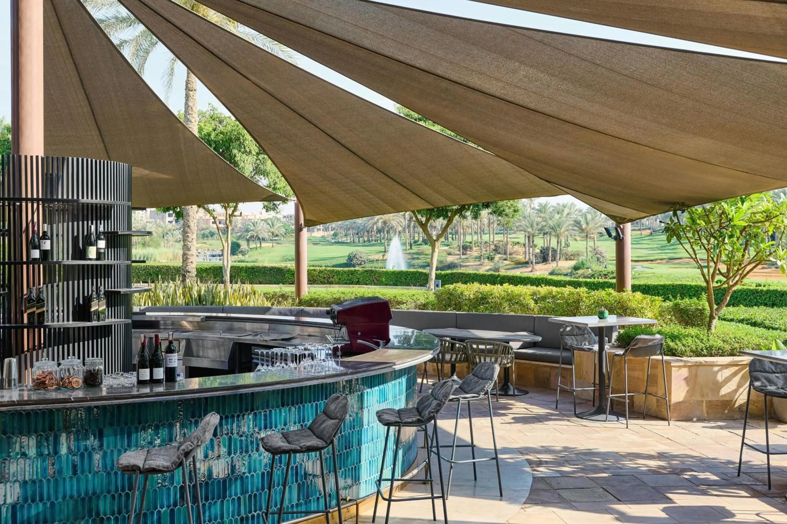 Lounge or bar in The Westin Cairo Golf Resort & Spa, Katameya Dunes