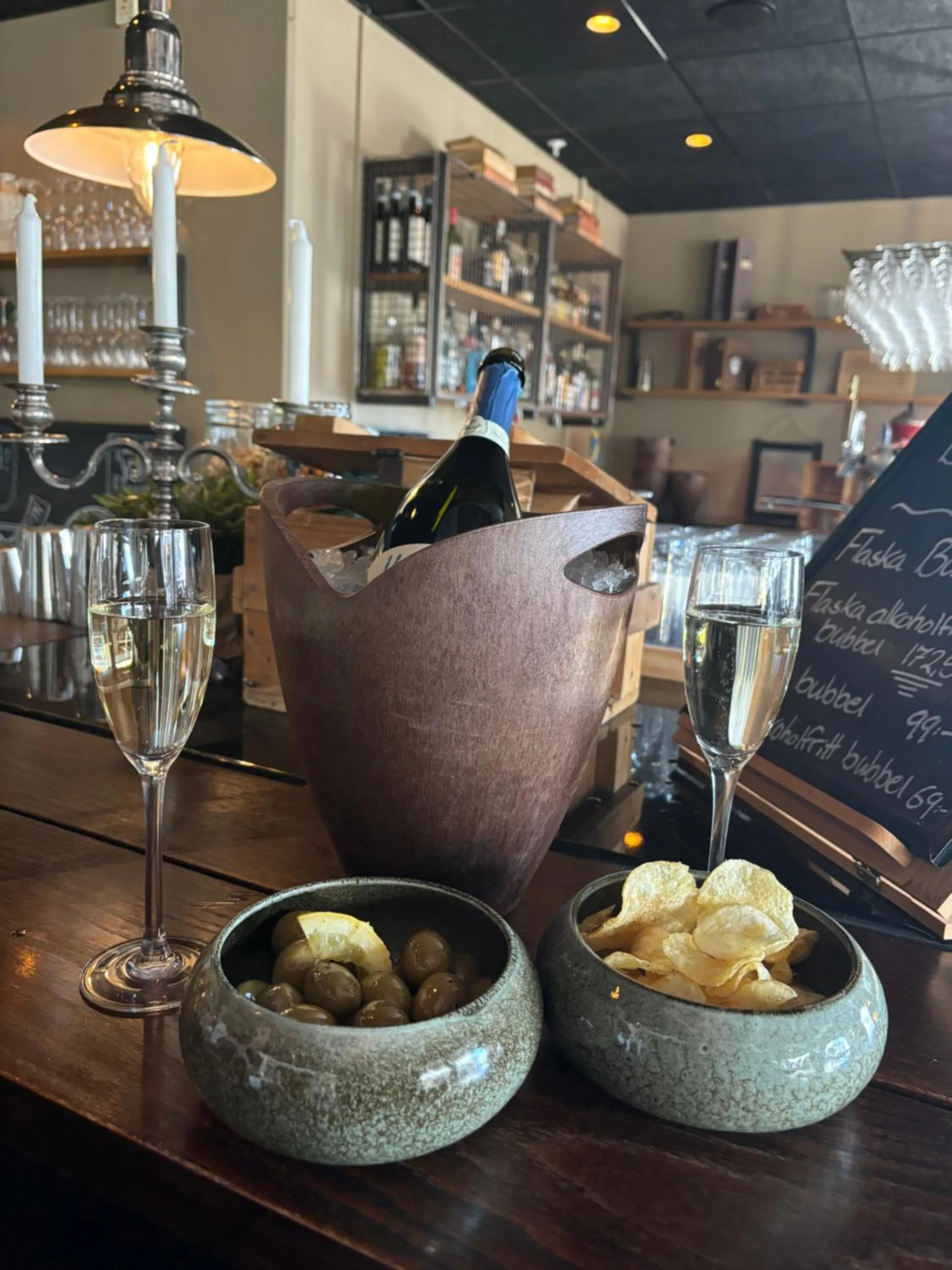 Food and drinks in Home Hotel Plaza