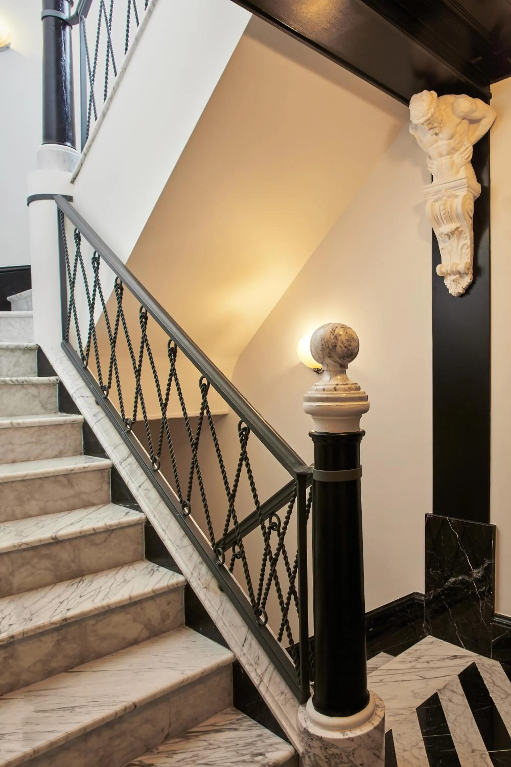 Area and facilities in Triana House