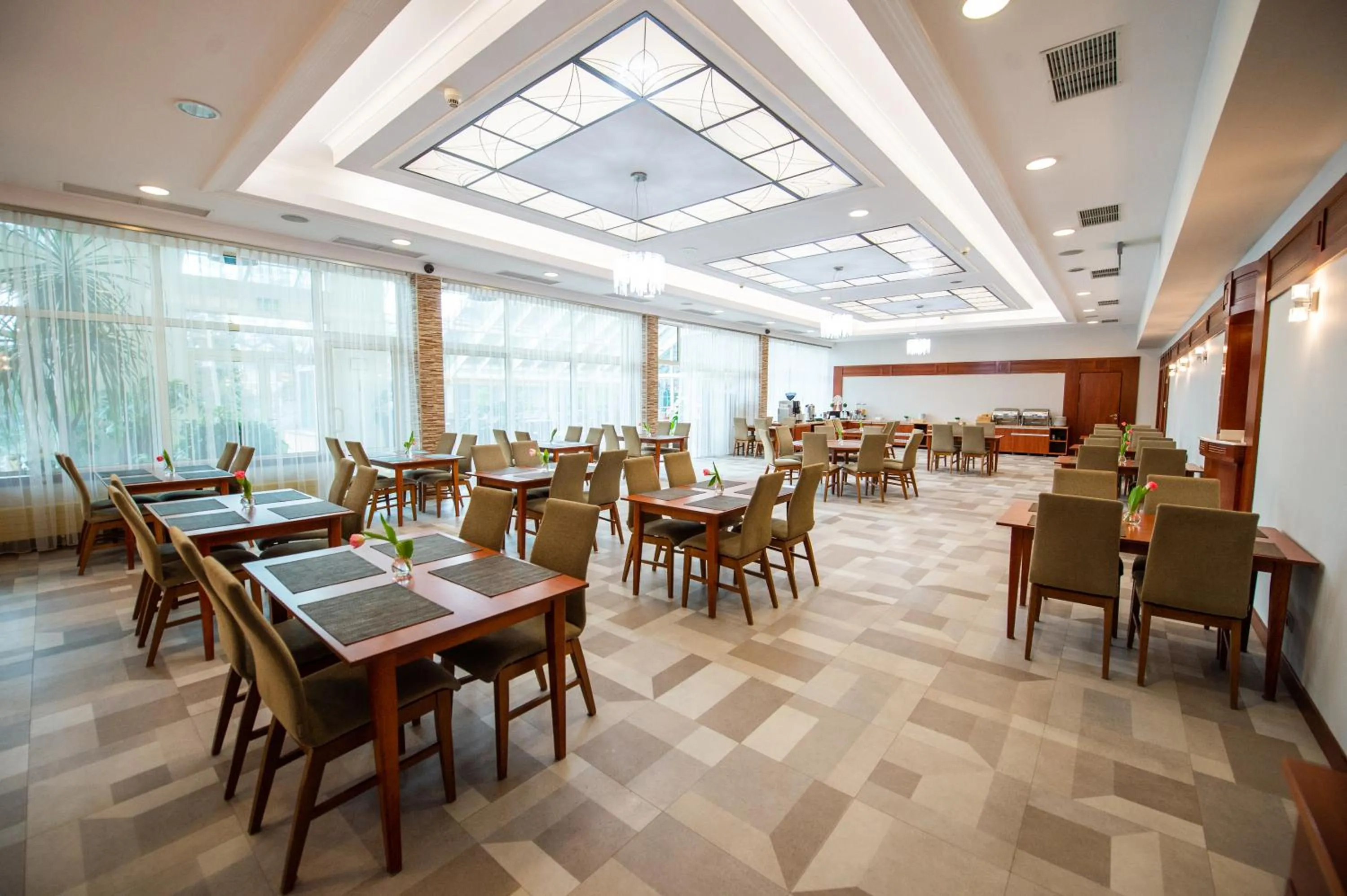 Restaurant/places to eat in Hotel Ostaniec
