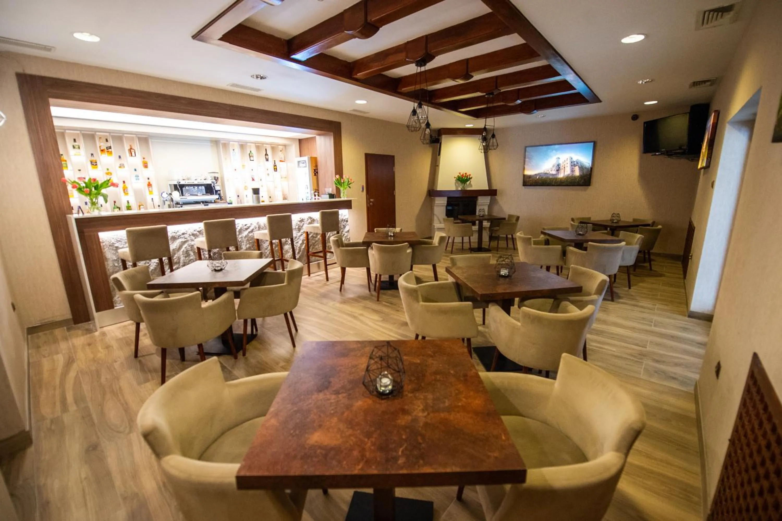 Restaurant/places to eat in Hotel Ostaniec