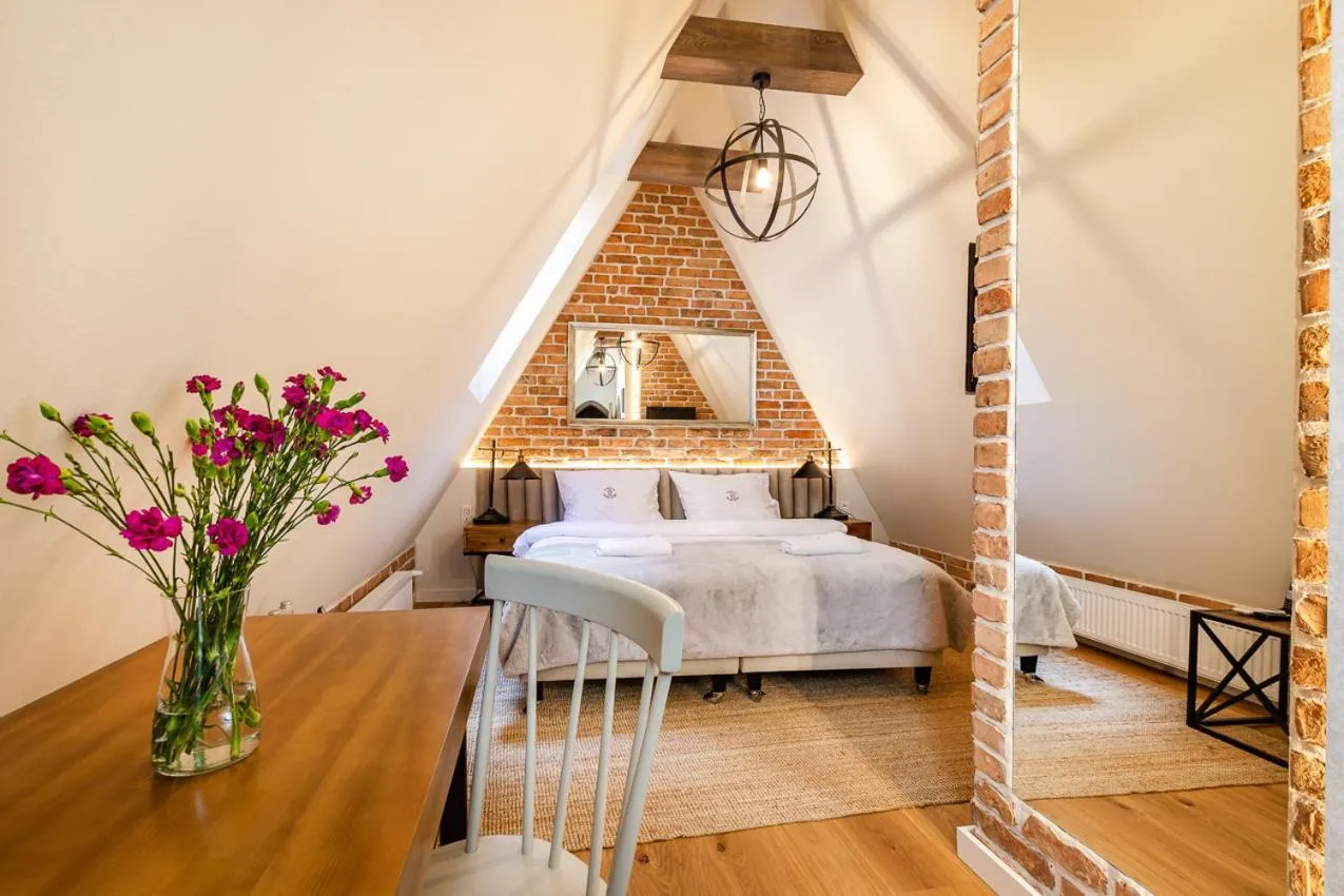 Photo of the whole room, Bed in Gotyk House