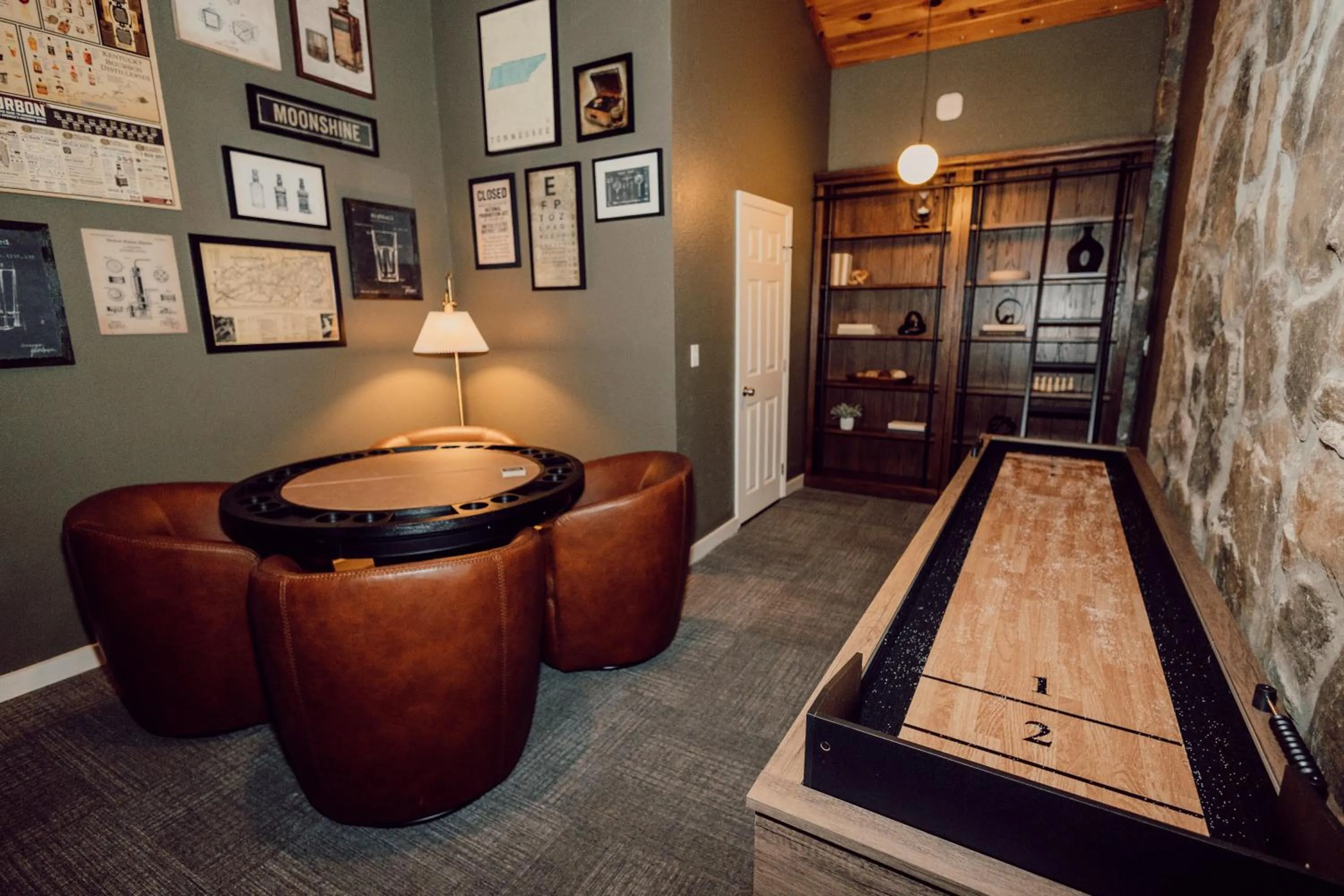 Lounge or bar in Tremont Lodge & Resort