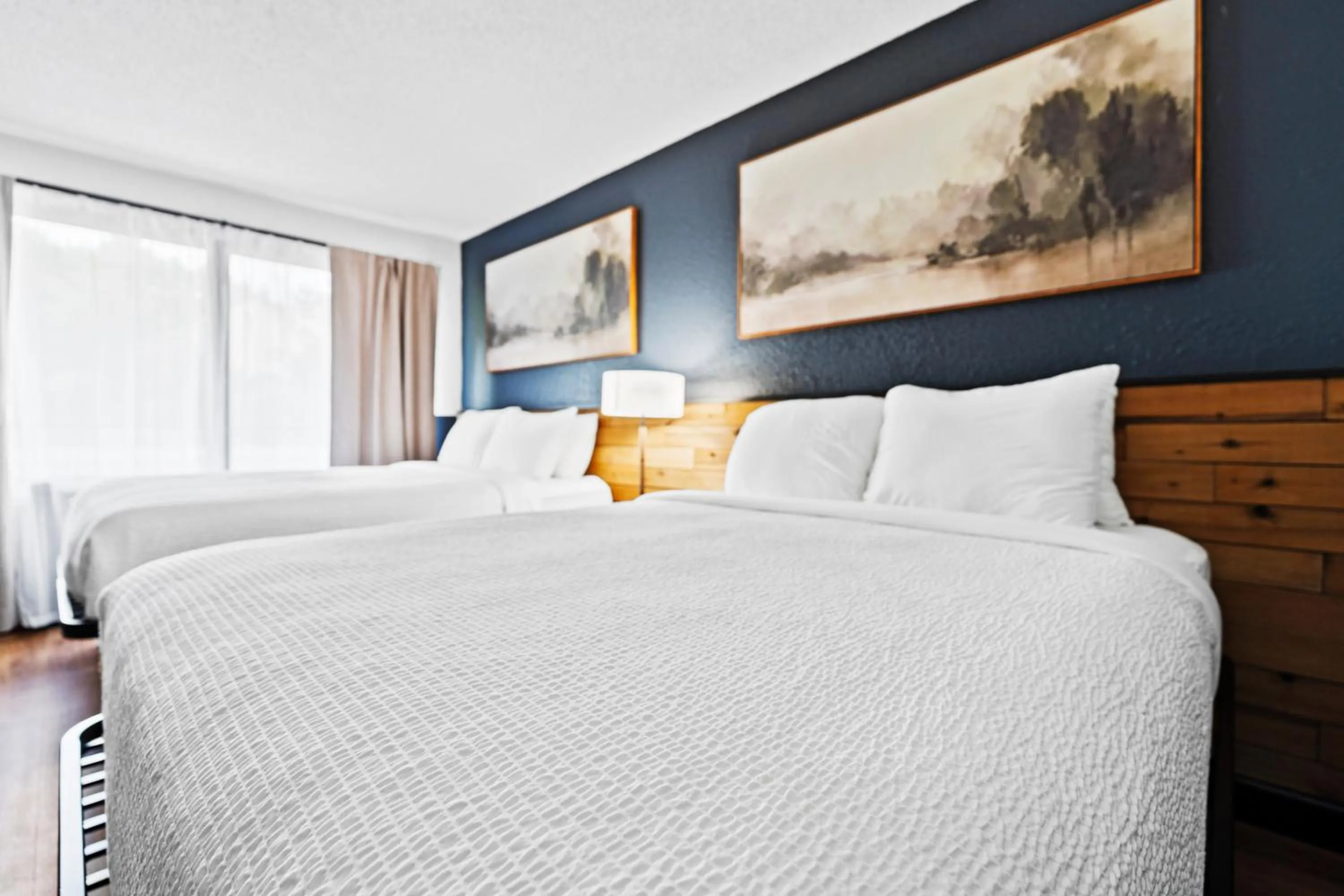 Bed in Tremont Lodge & Resort