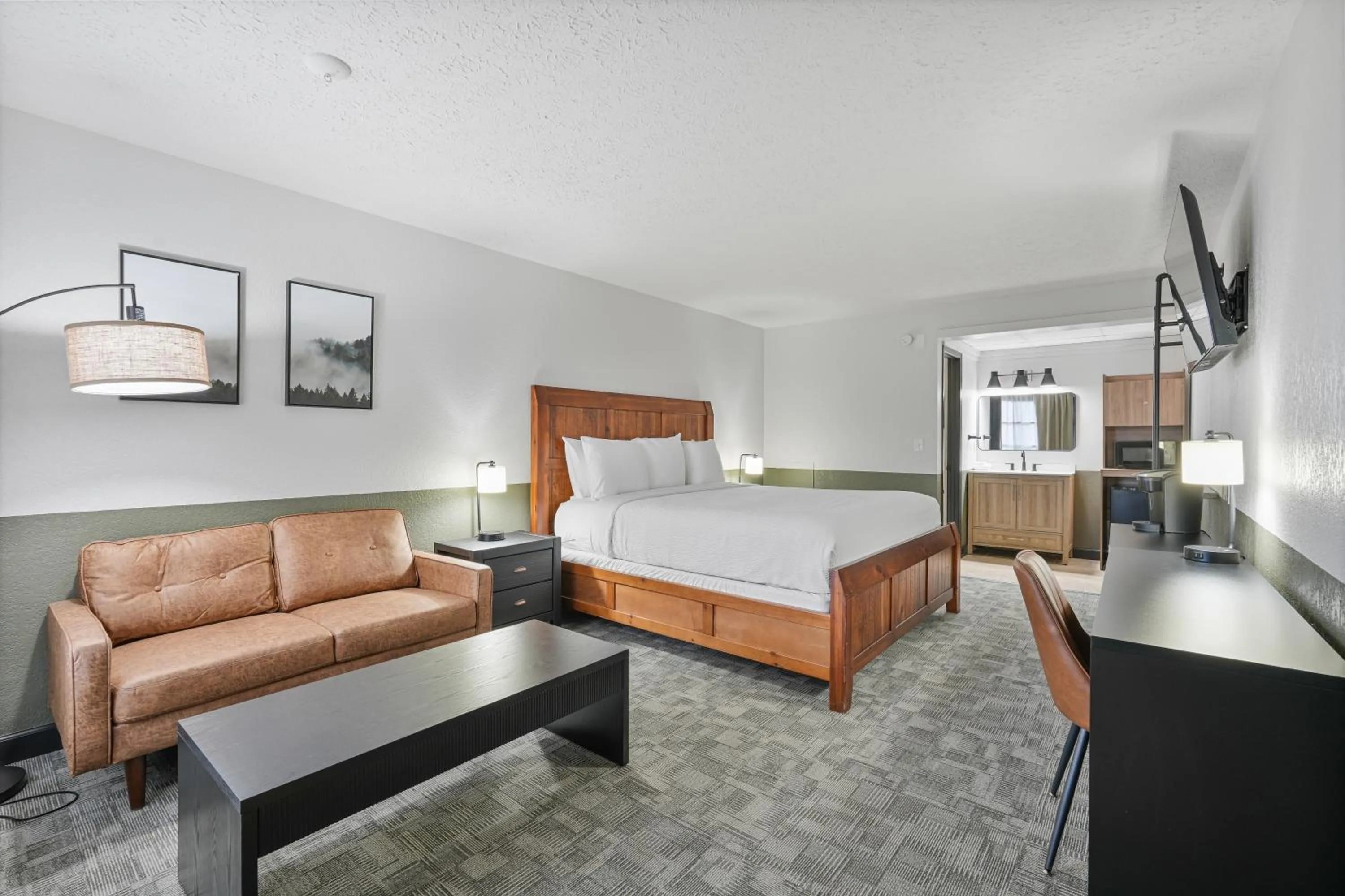 Bedroom, Bed in Tremont Lodge & Resort