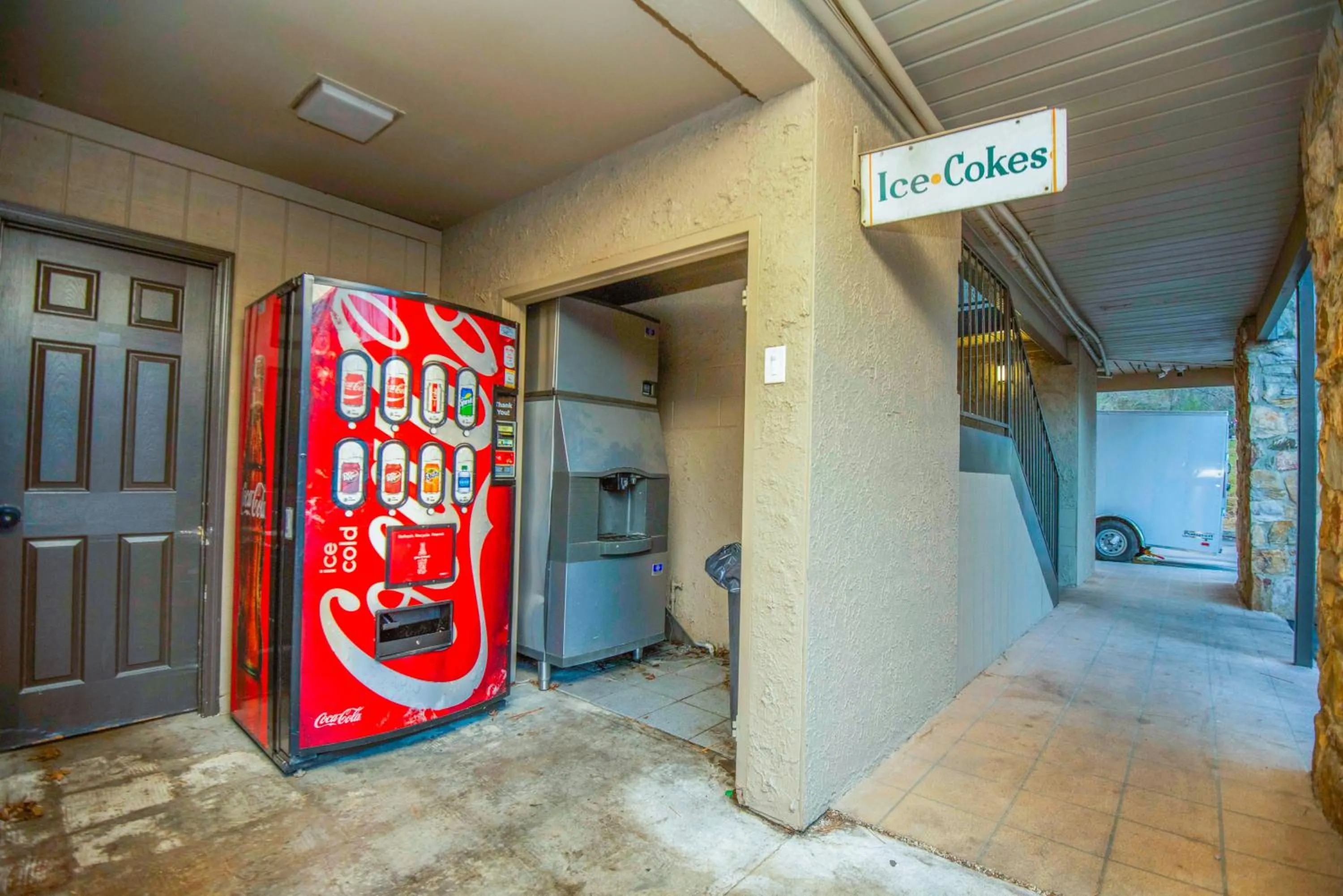 vending machine in Tremont Lodge & Resort
