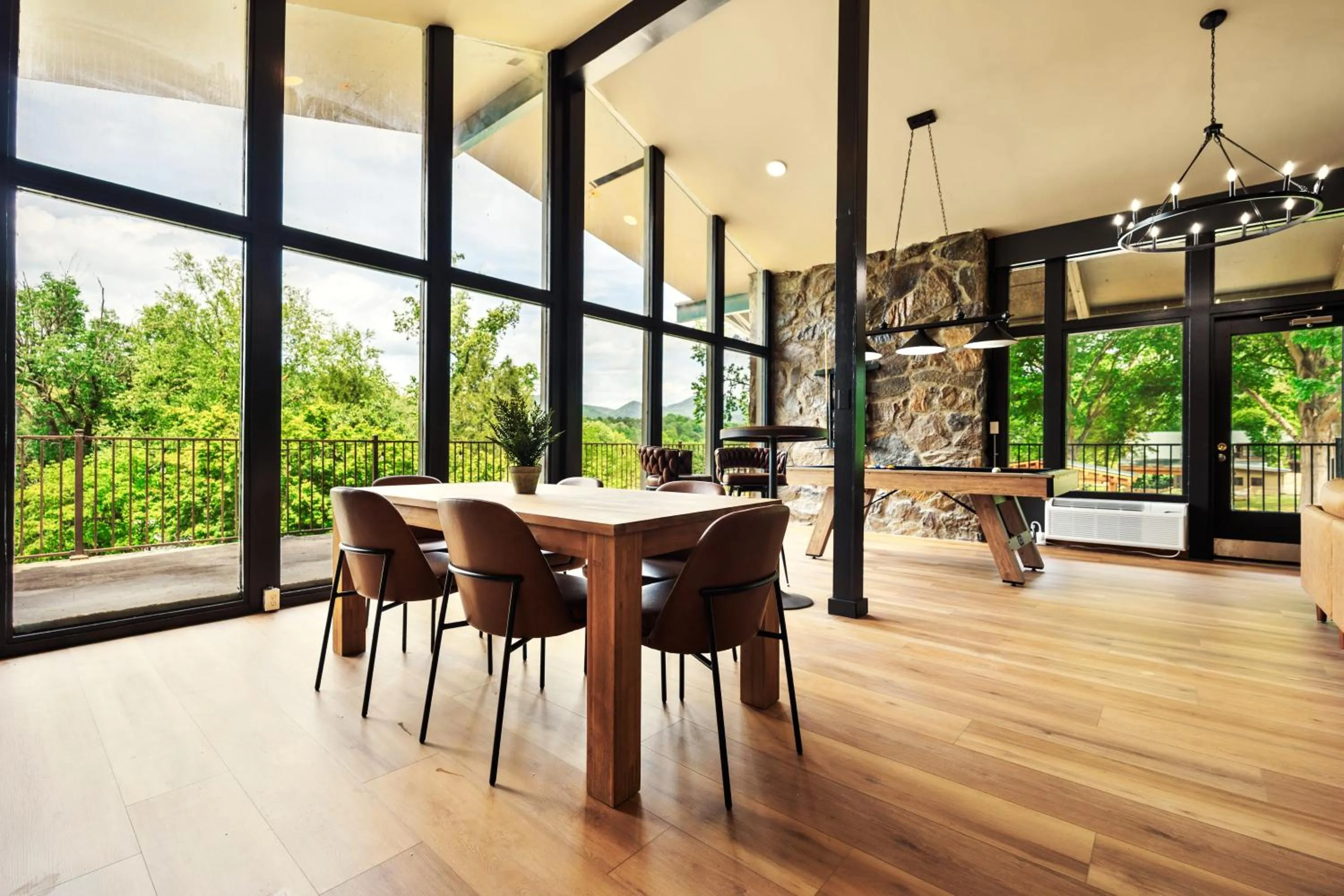 Patio in Tremont Lodge & Resort