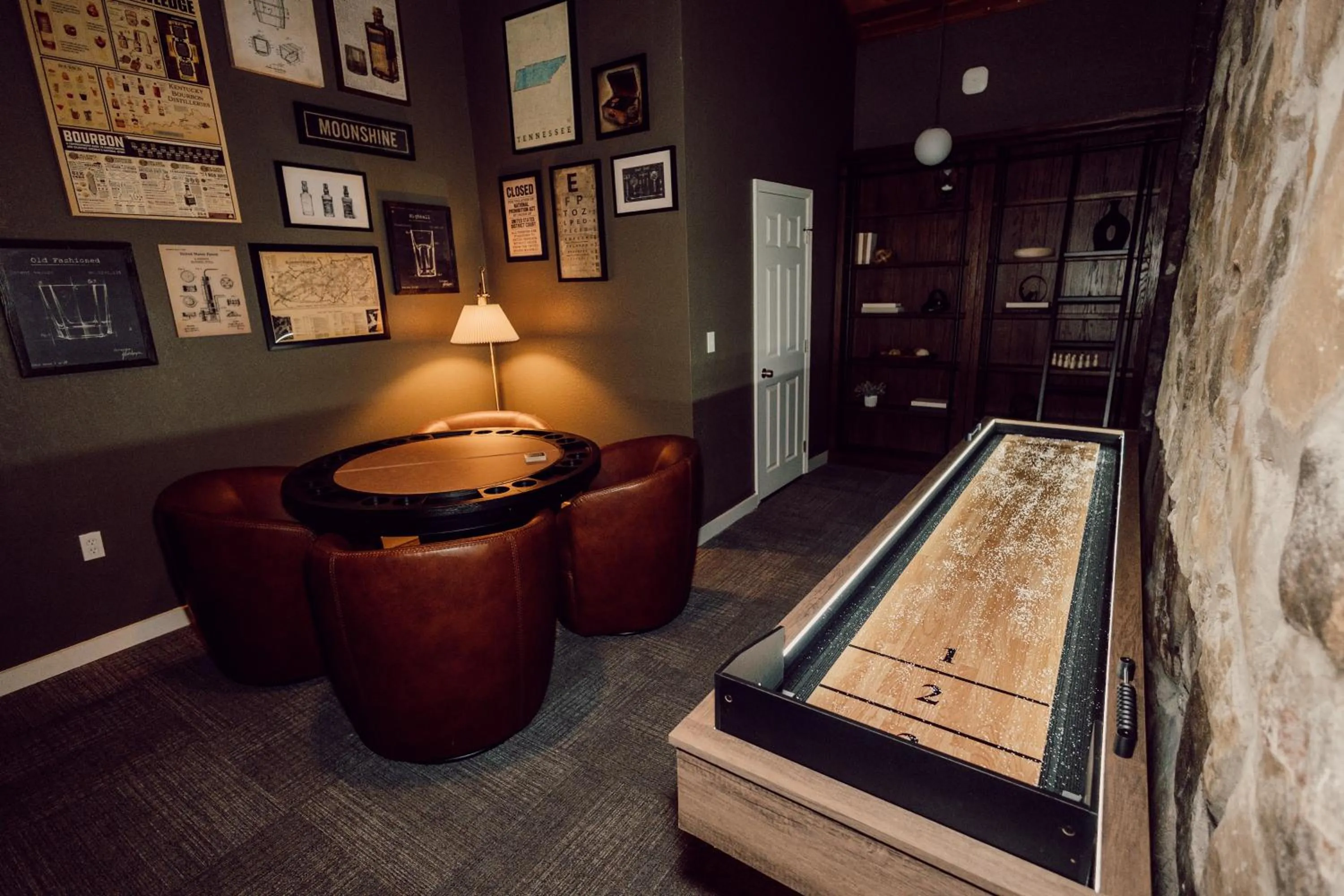 Lounge or bar in Tremont Lodge & Resort