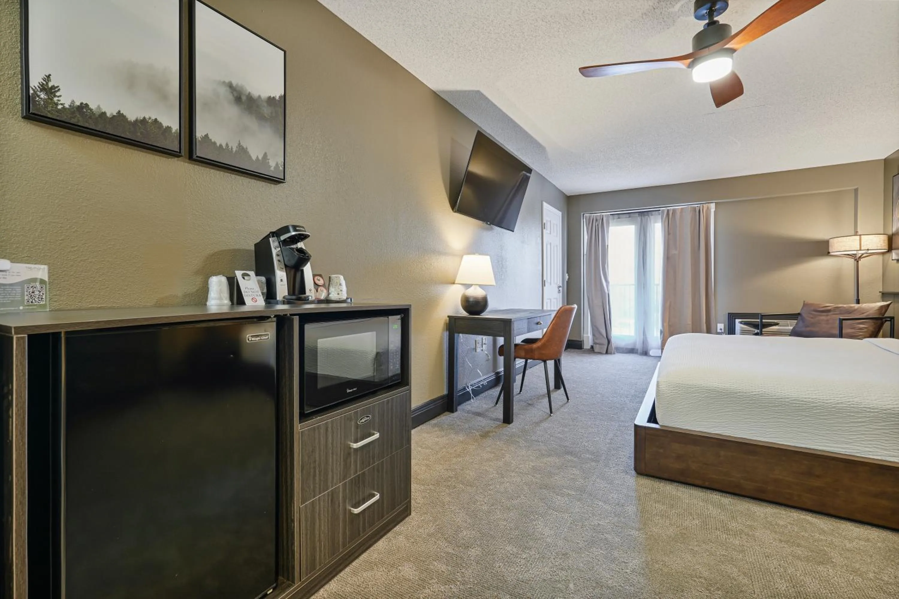 Bedroom, Bed in Tremont Lodge & Resort