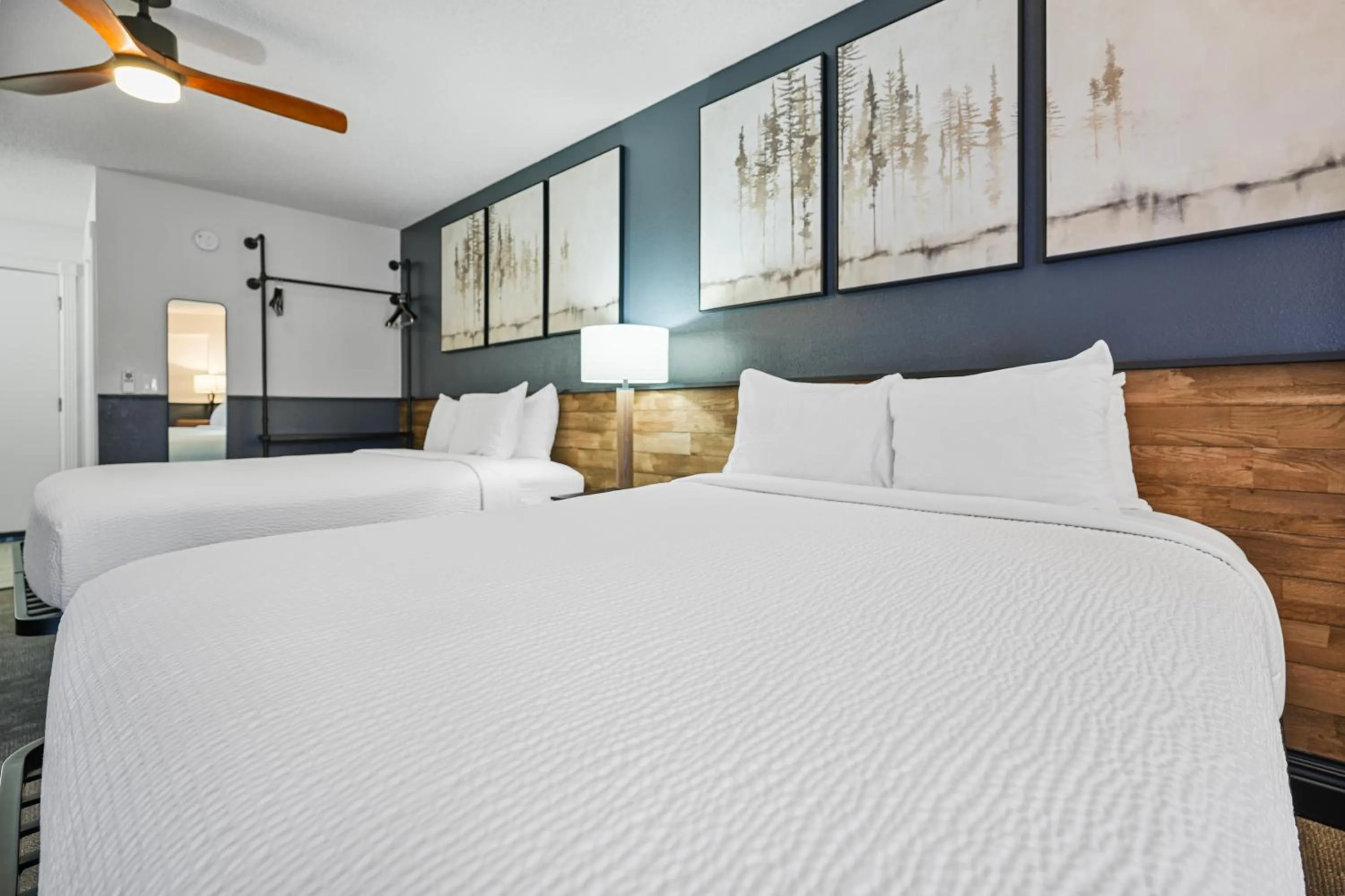 Bed in Tremont Lodge & Resort