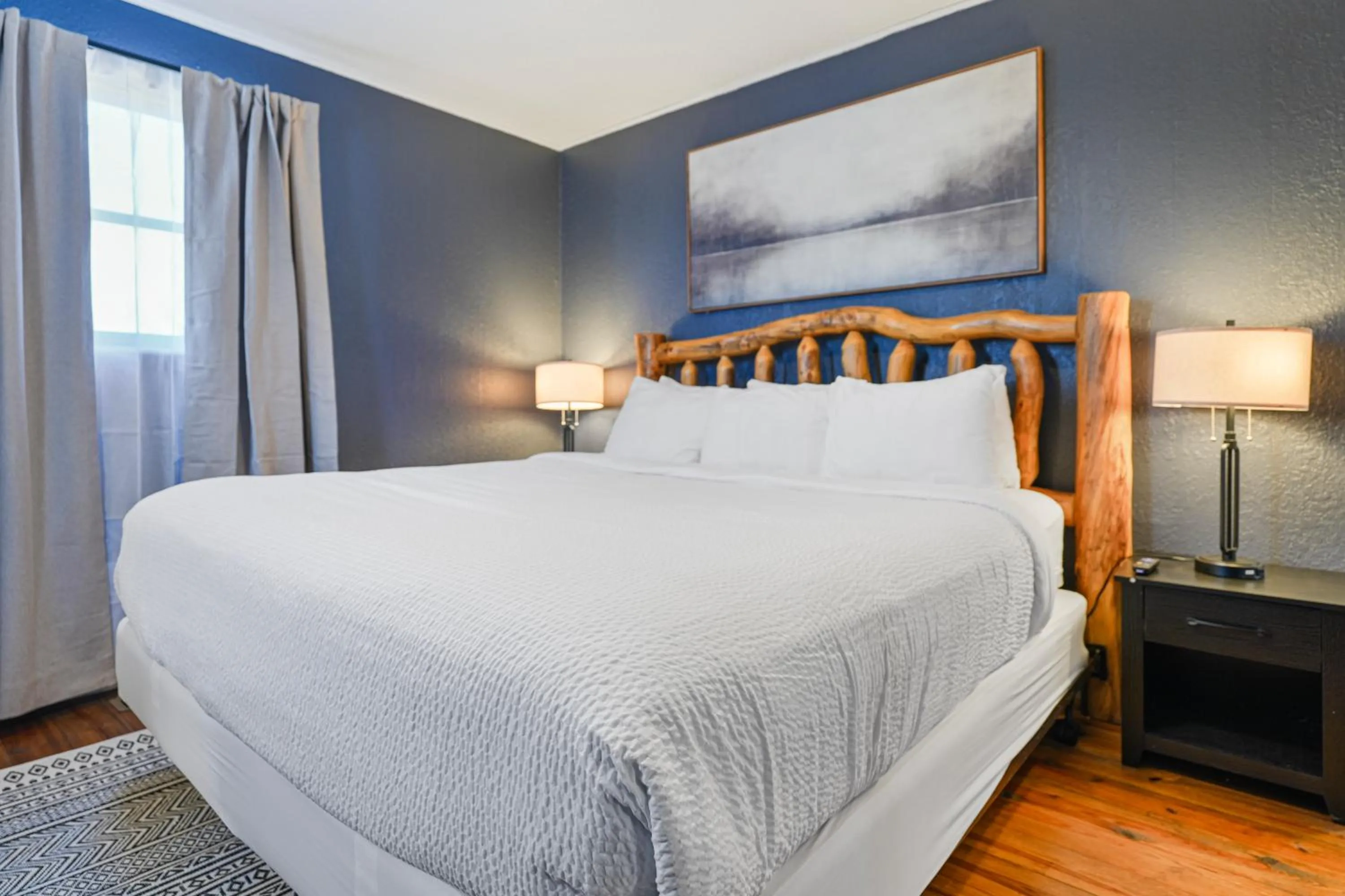 Bed in Tremont Lodge & Resort