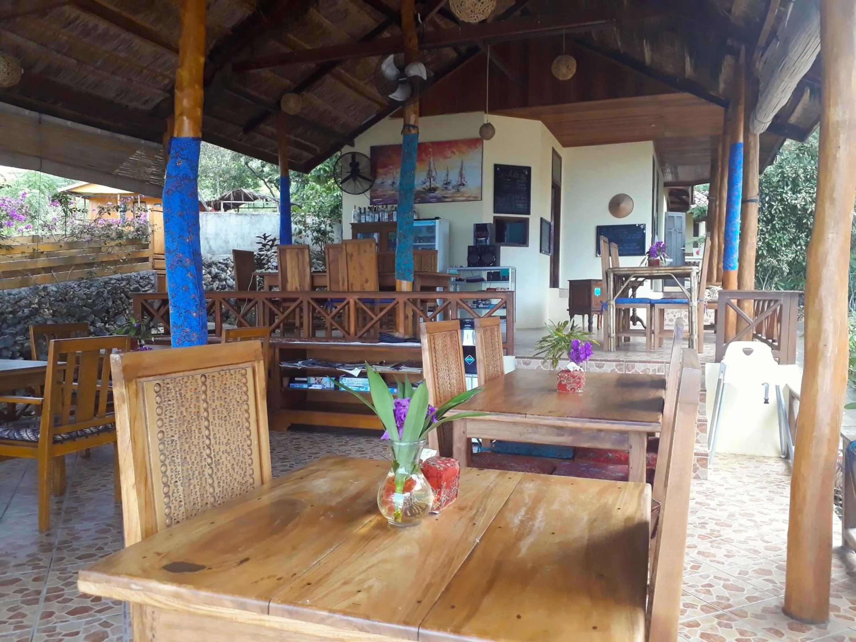 Restaurant/places to eat in Bara Beach Bungalows