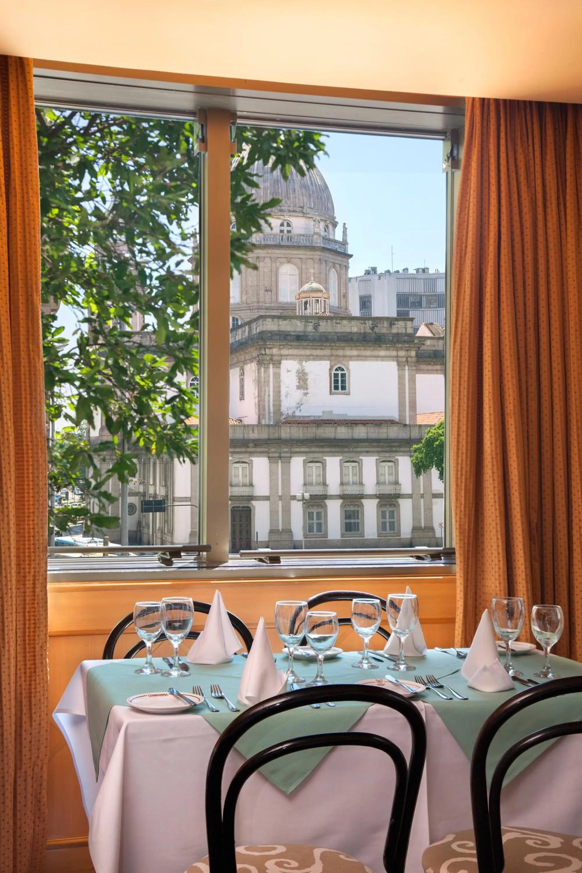 Restaurant/places to eat in Windsor Guanabara Hotel