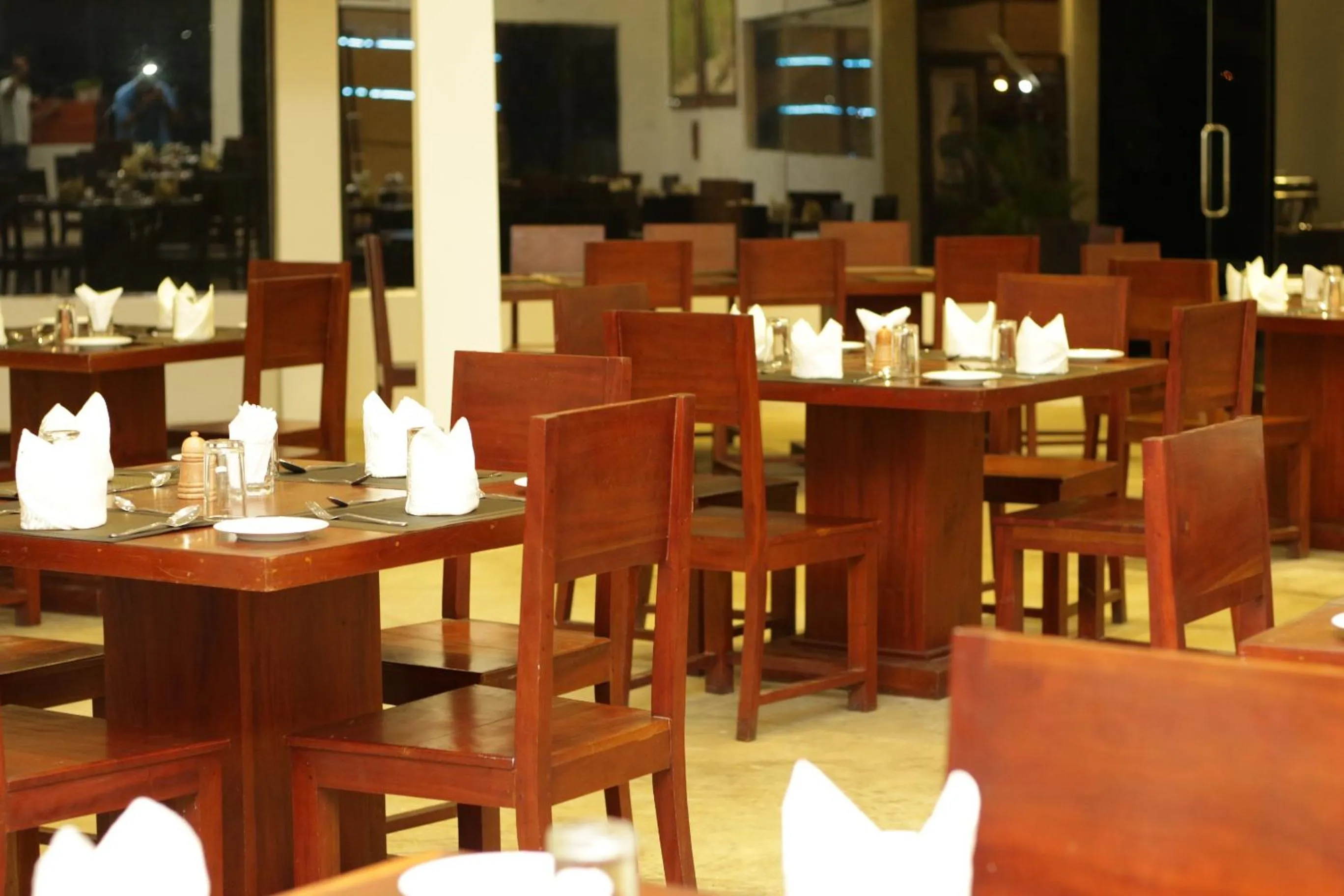 Restaurant/places to eat in Jade Green Hotel Hambantota