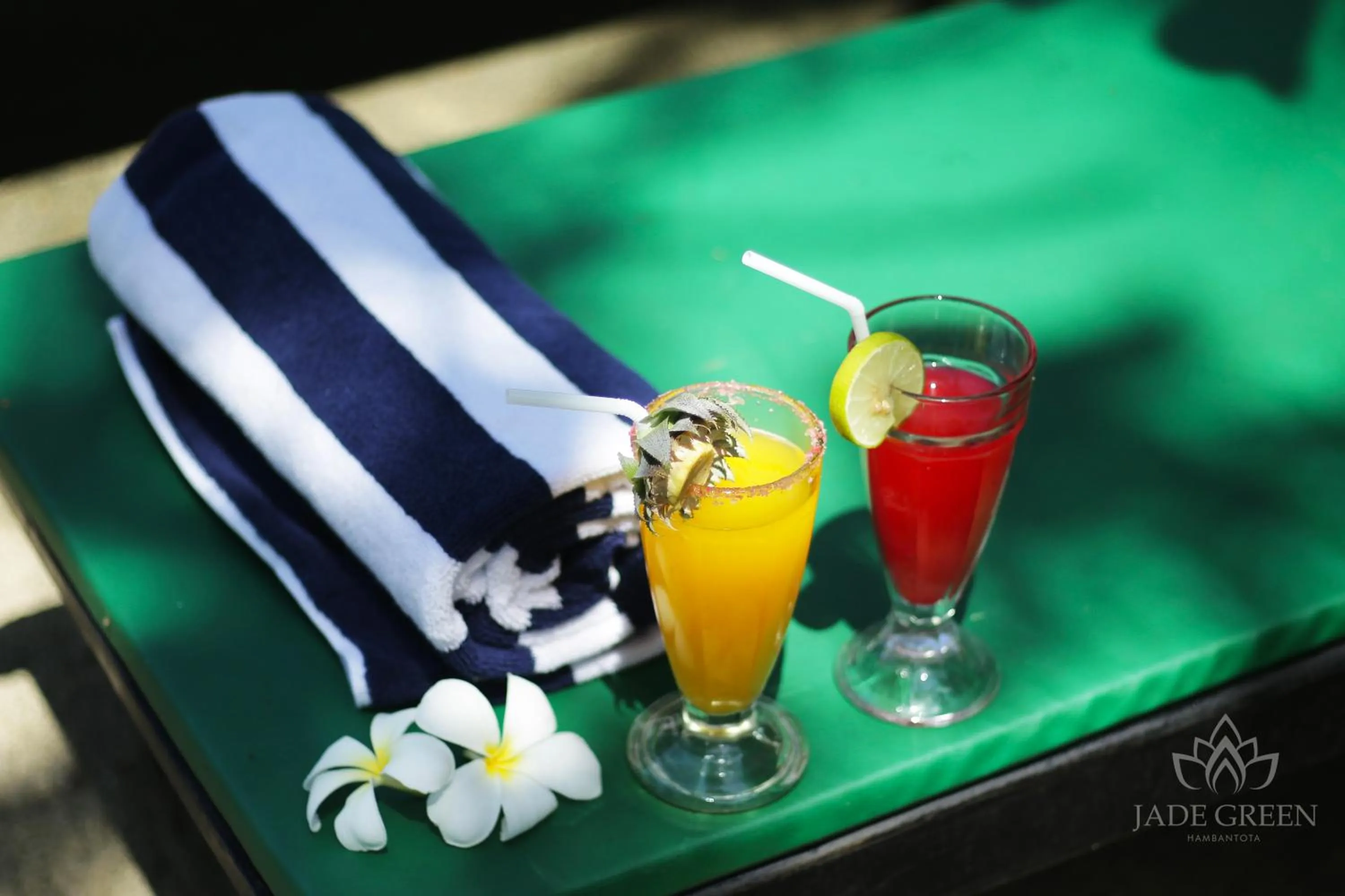 Swimming pool in Jade Green Hotel Hambantota