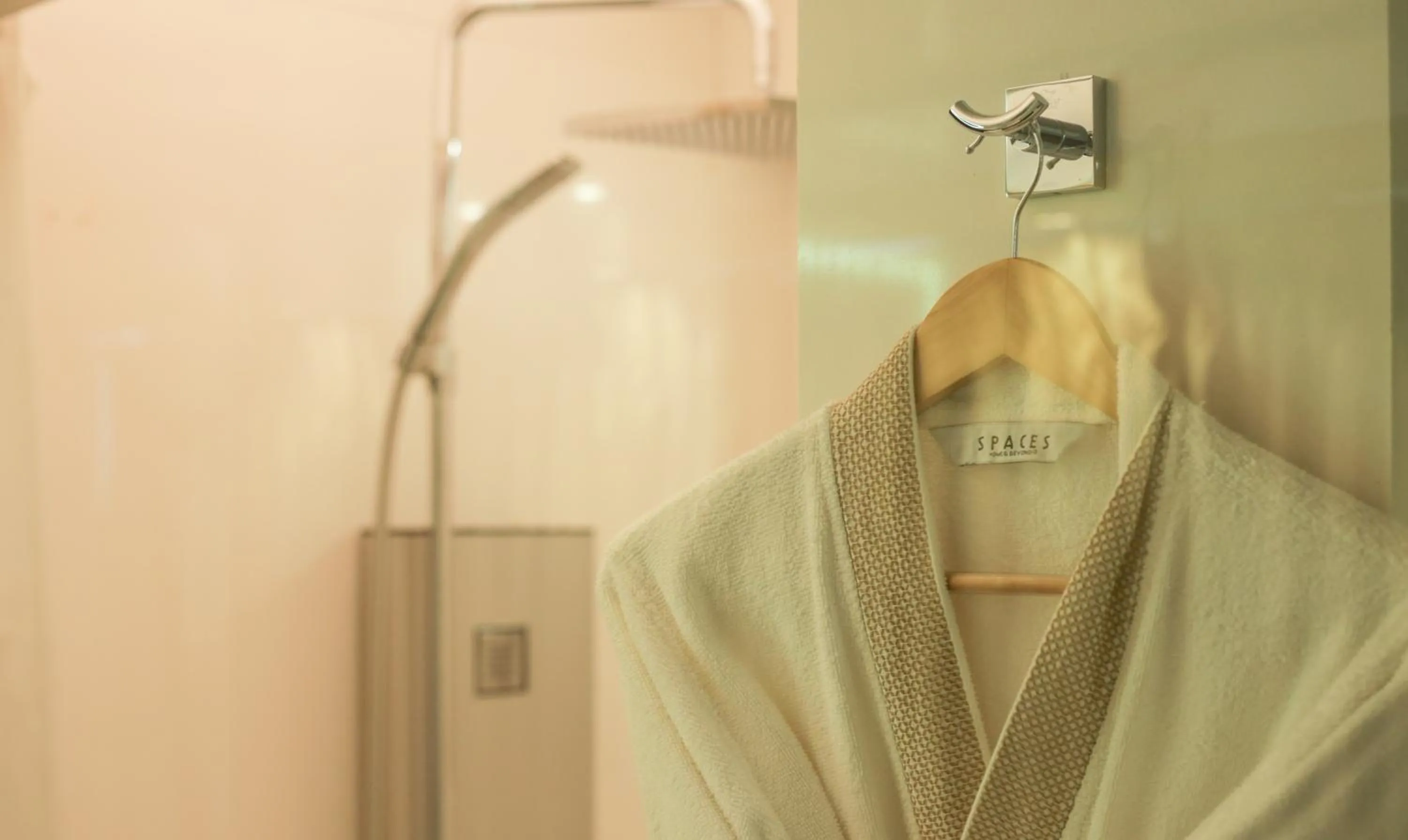 People in Hotel Metropolis