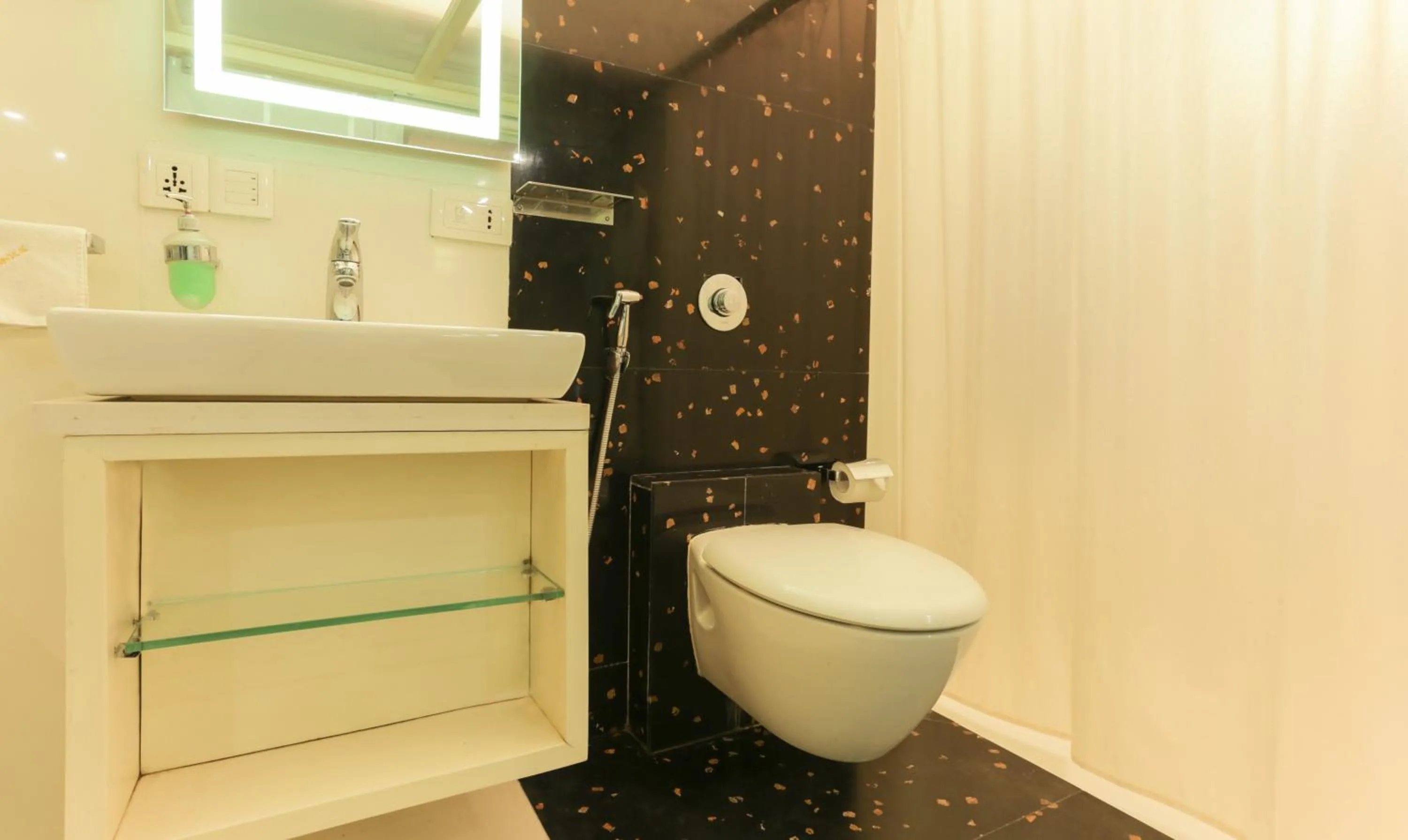 Bathroom in Hotel Metropolis