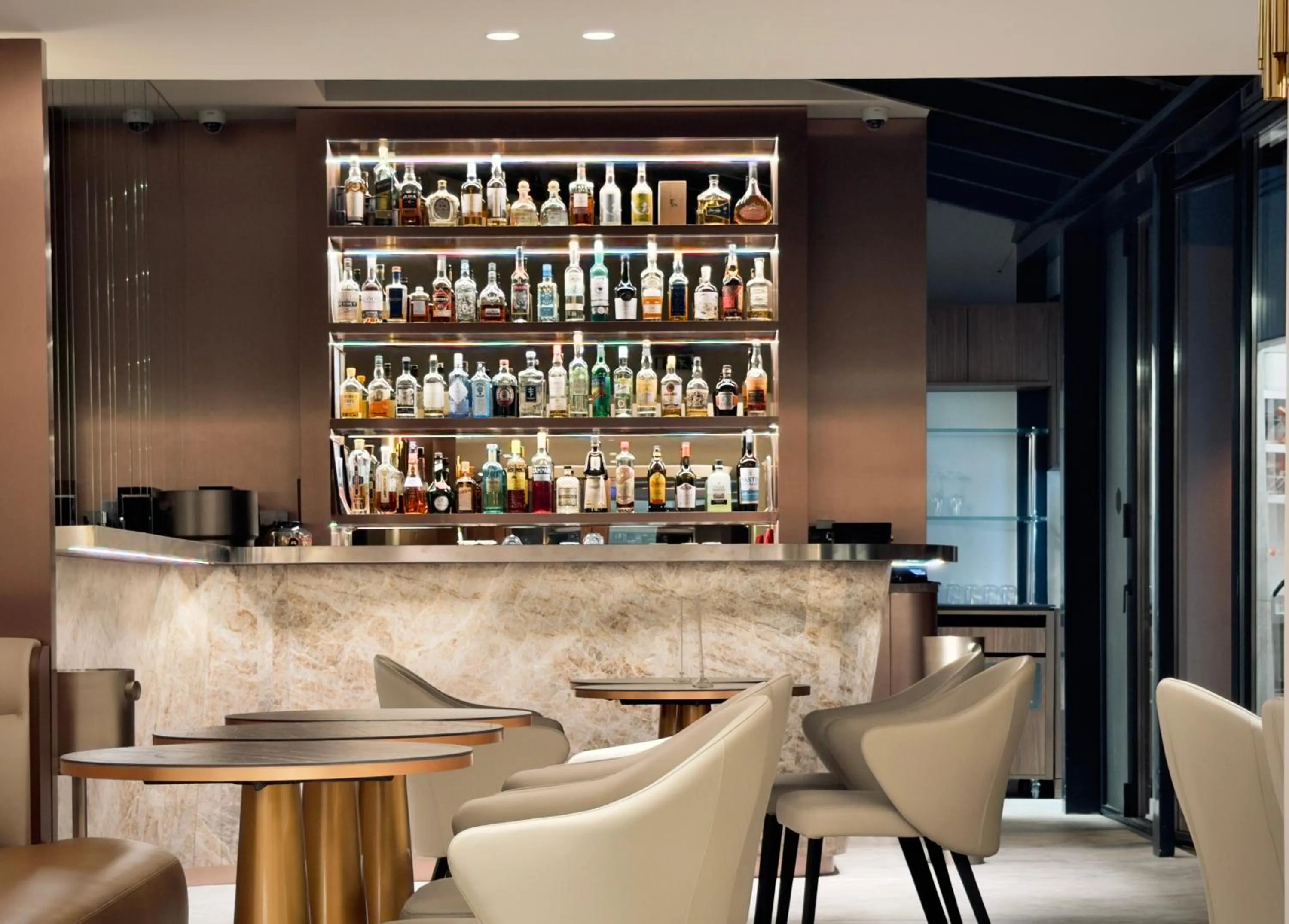 Lounge or bar in Perpetual Elysée Montaigne