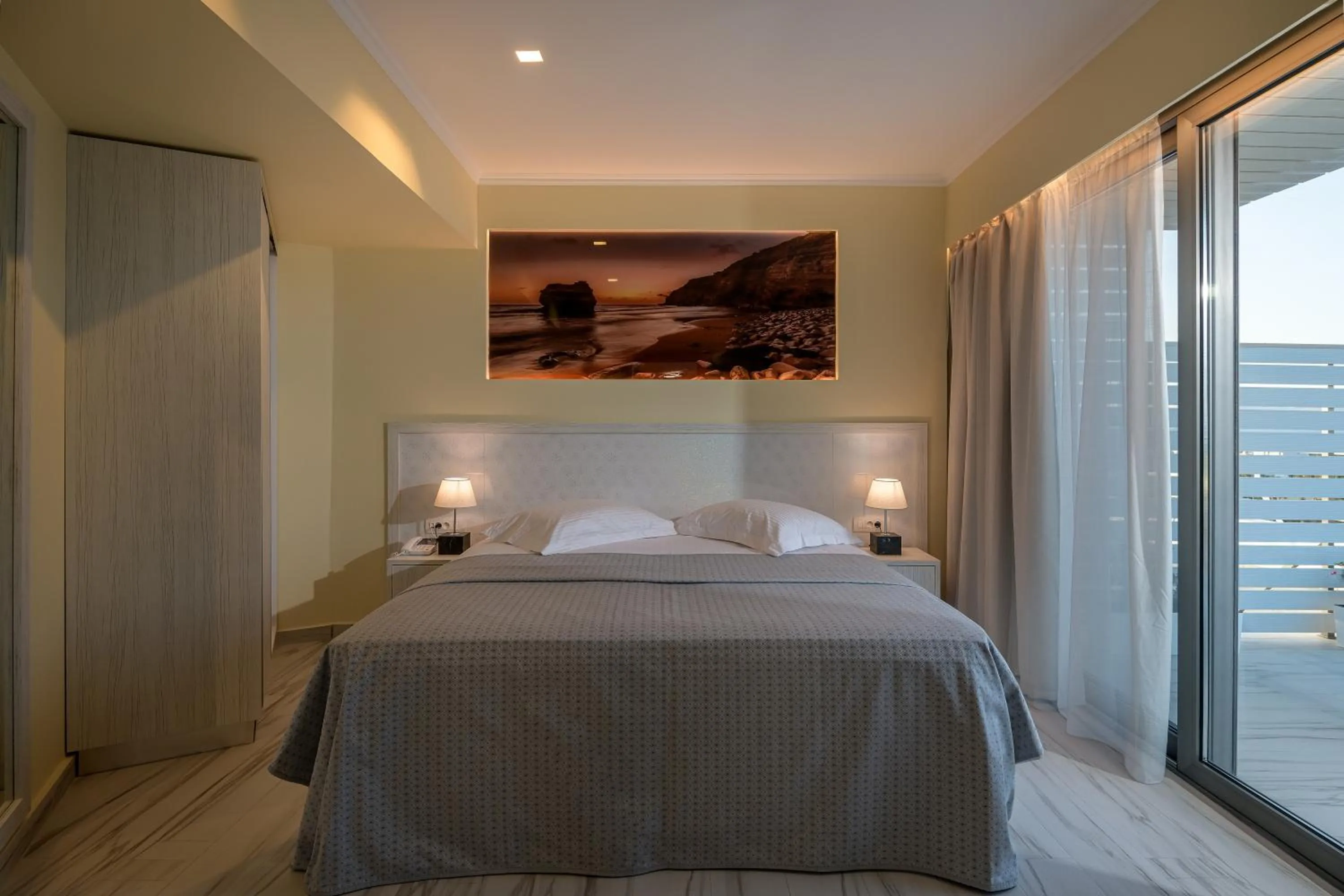 Bedroom, Bed in Alexandra Hotel&Apartments