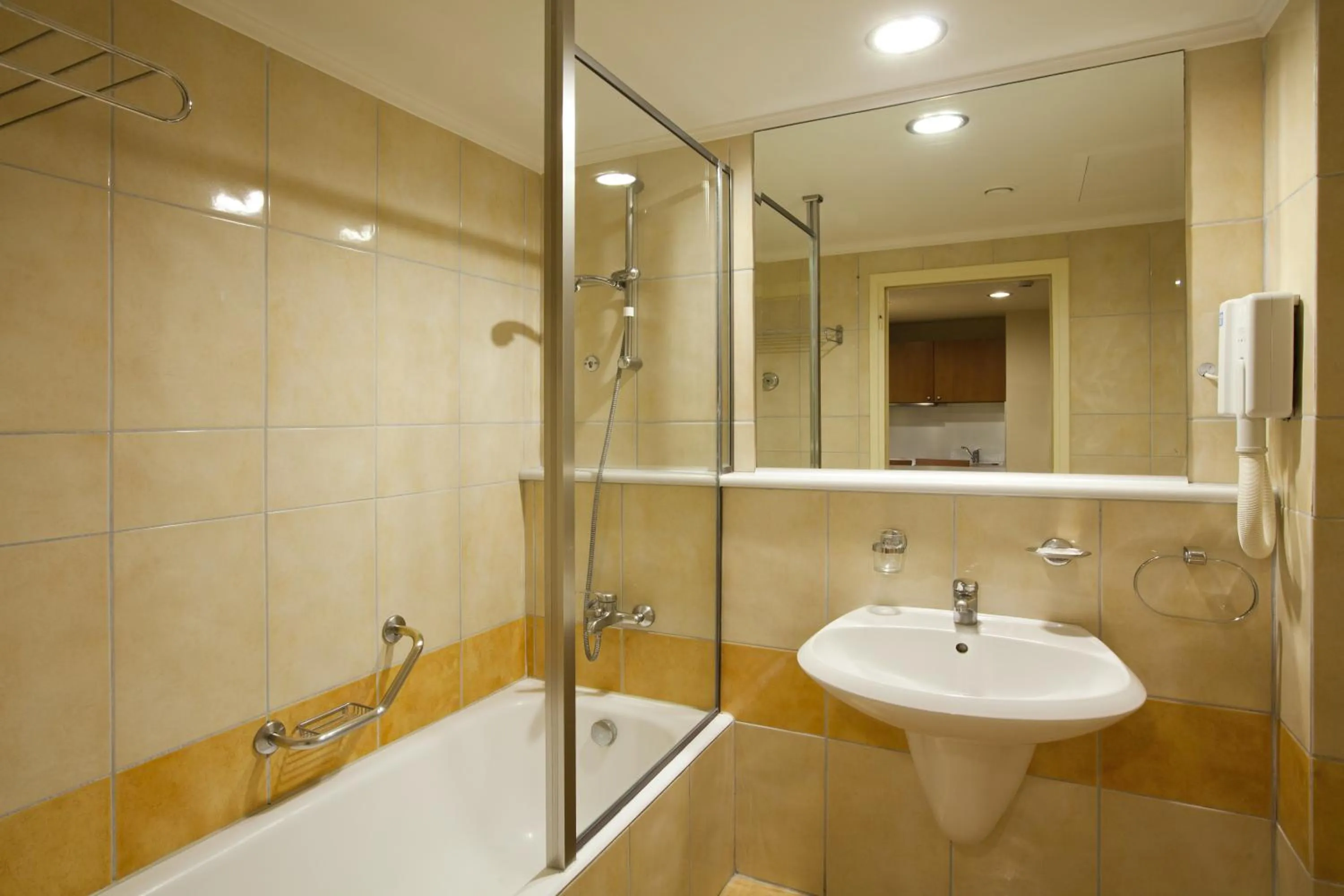 Bathroom in Alexandra Hotel&Apartments