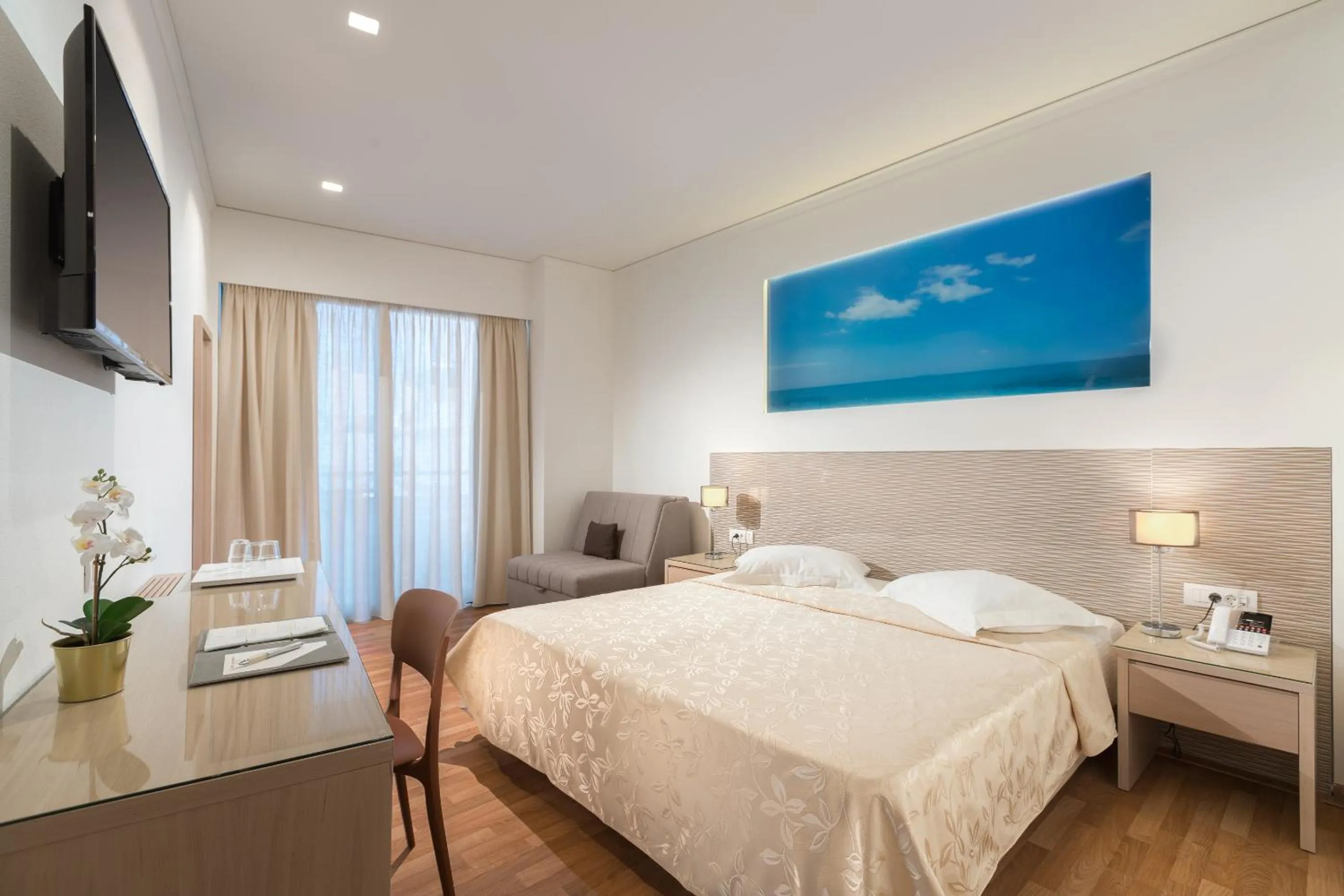 Bed in Alexandra Hotel&Apartments