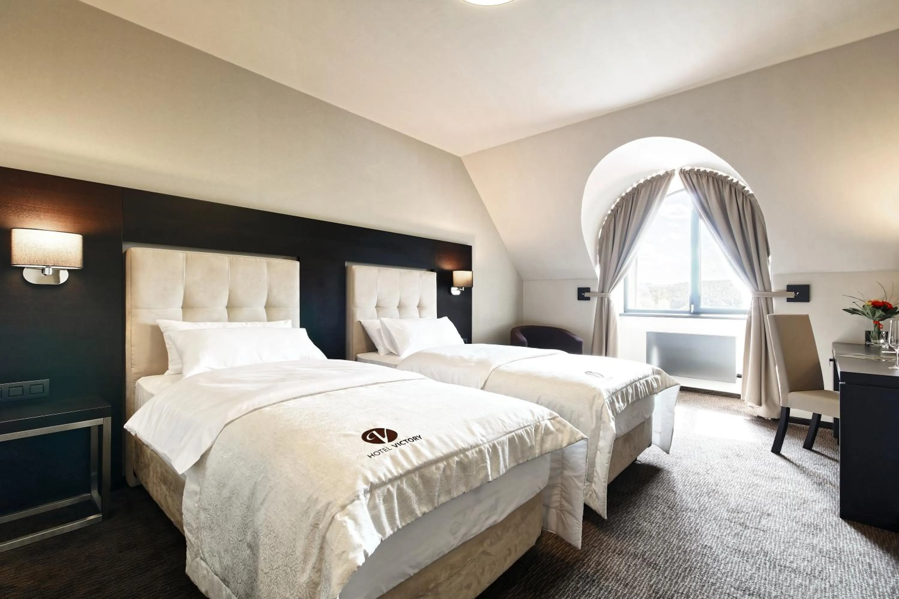 Photo of the whole room, Bed in Hotel Victory