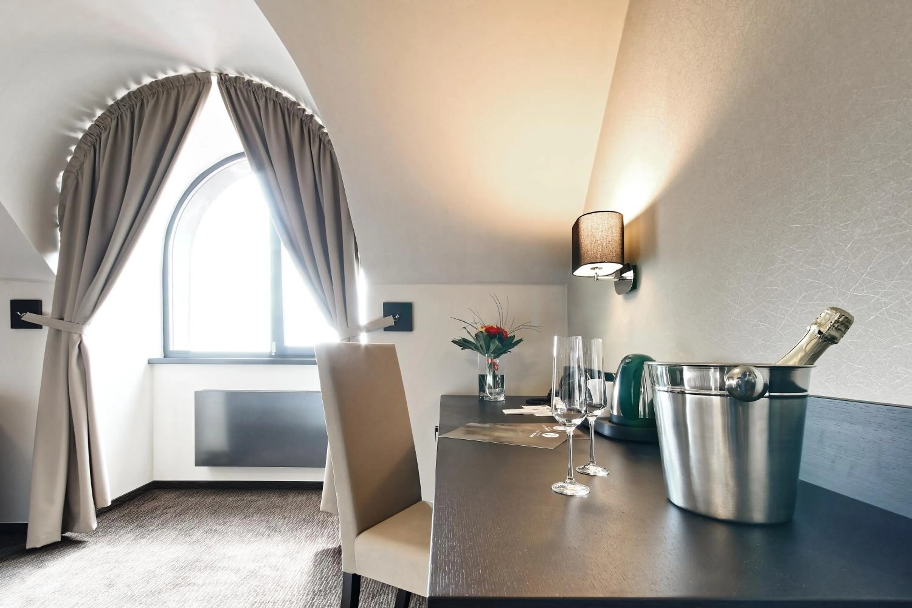 Seating area in Hotel Victory