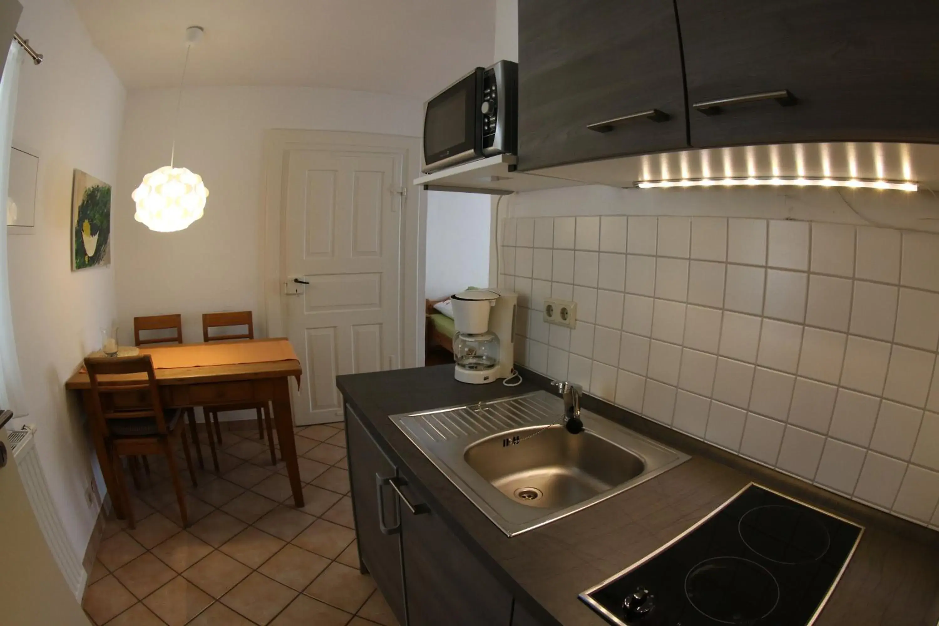 Apartment with Shower in Alter Winzerhof Weisenheim am Berg e.K. Apartment with Shower in Alter Winzerhof Weisenheim am Berg e.K.