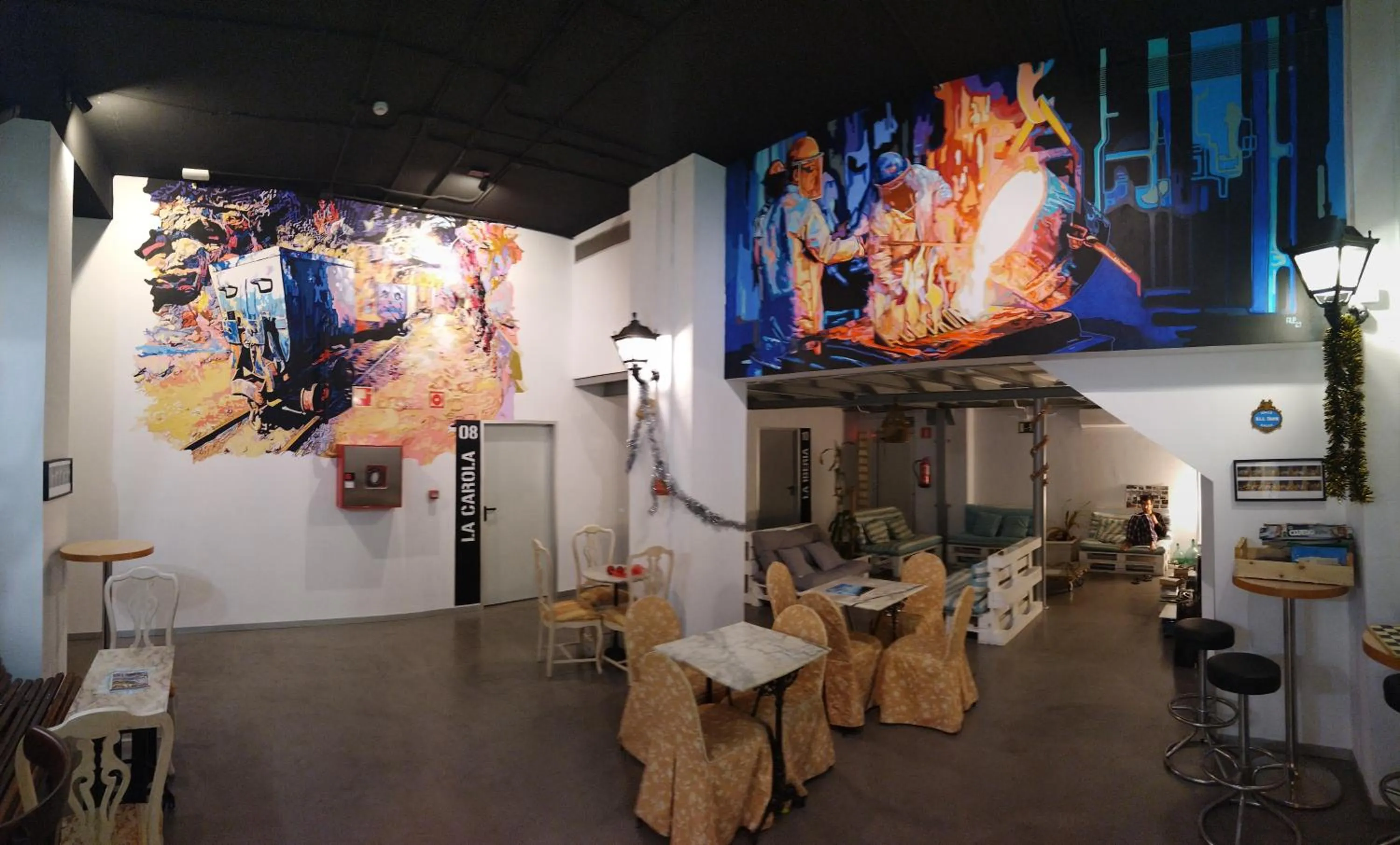 Lounge or bar in All Iron Hostel