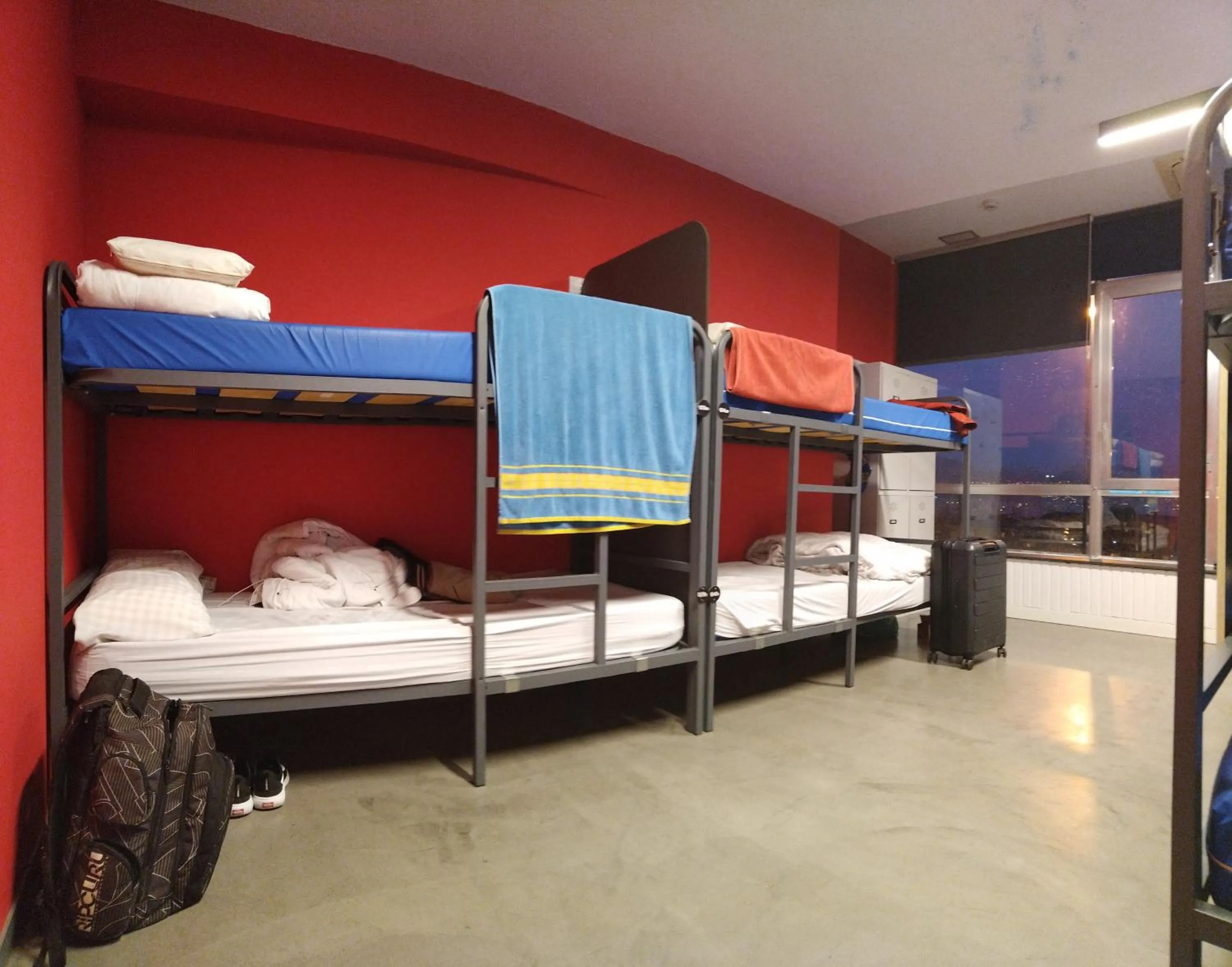 Photo of the whole room, Bed in All Iron Hostel